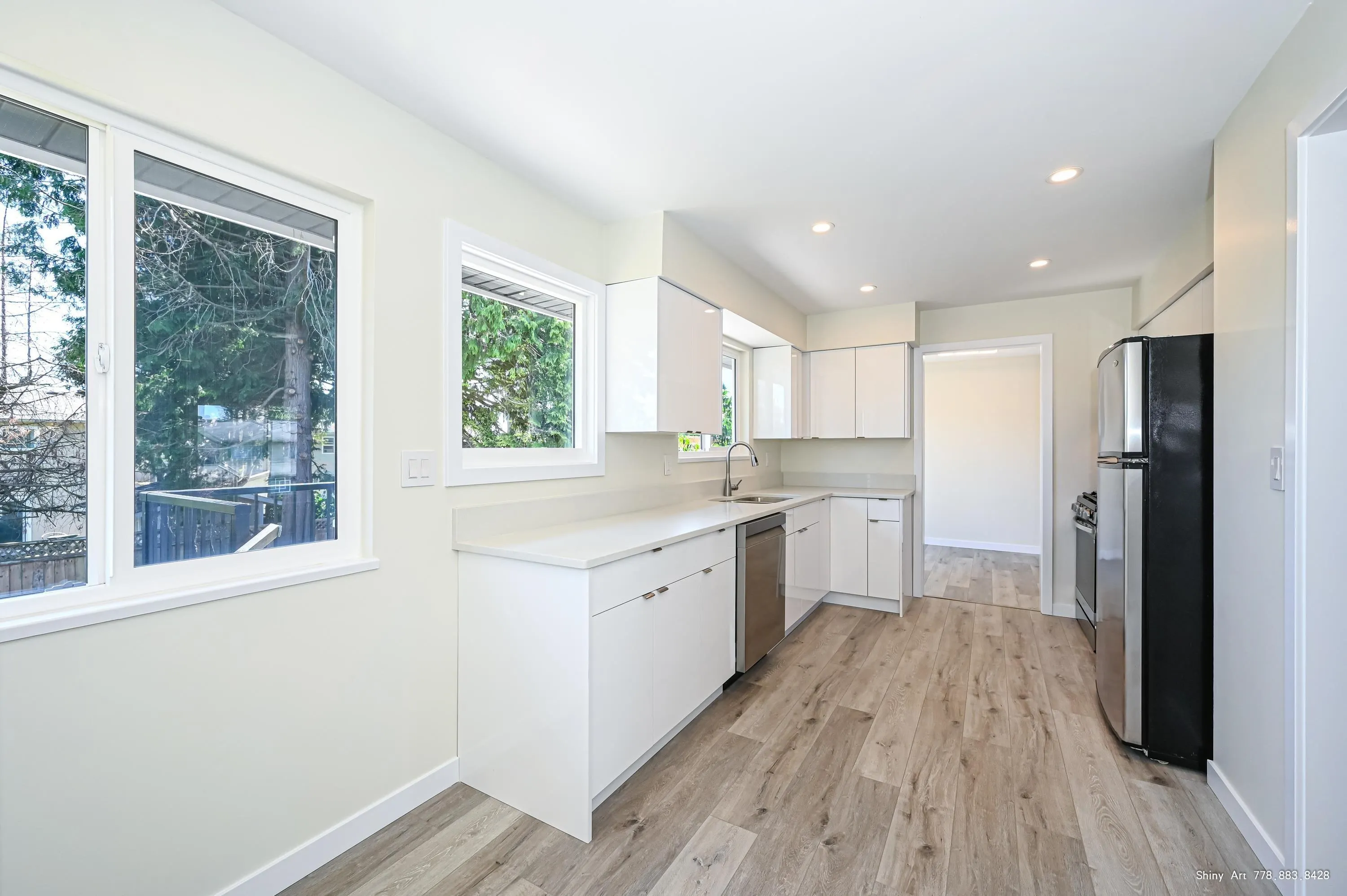 5546 Maple Crescent