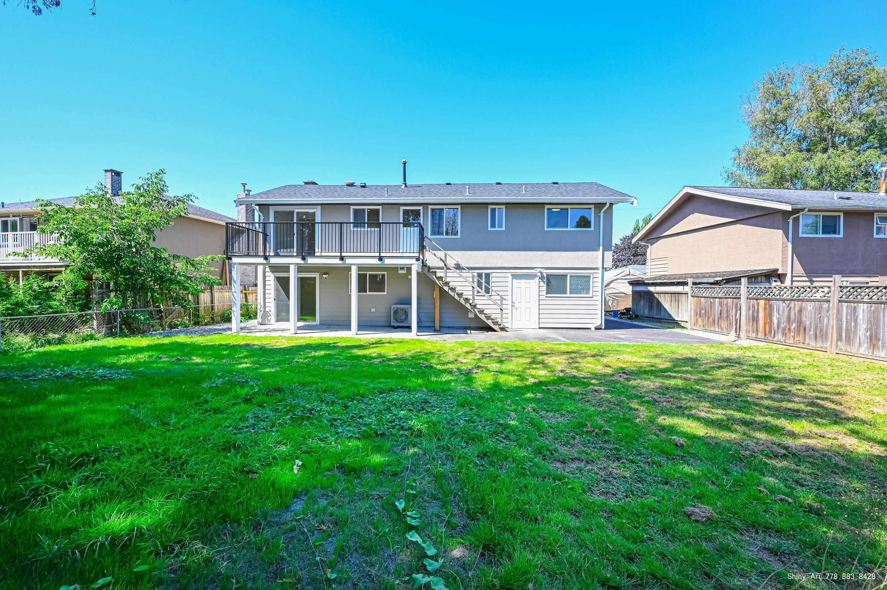 5546 Maple Crescent