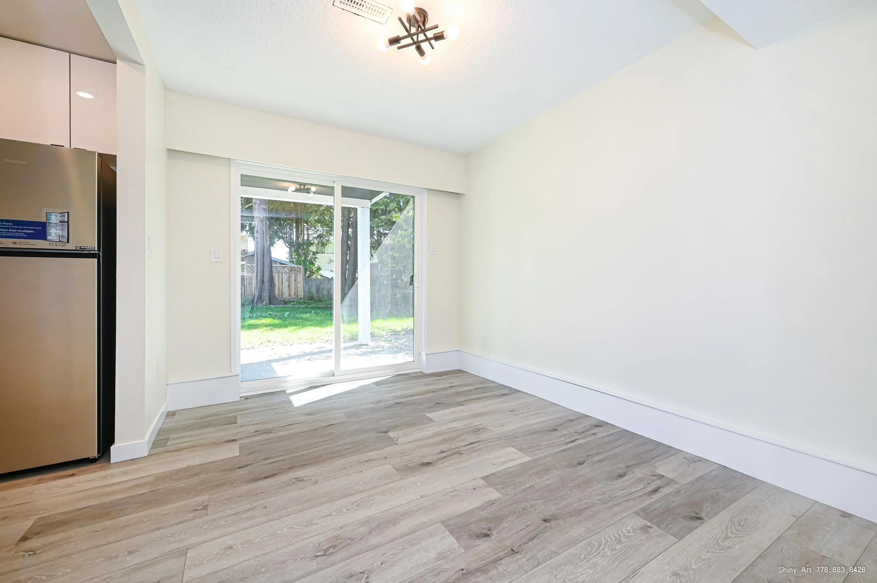5546 Maple Crescent