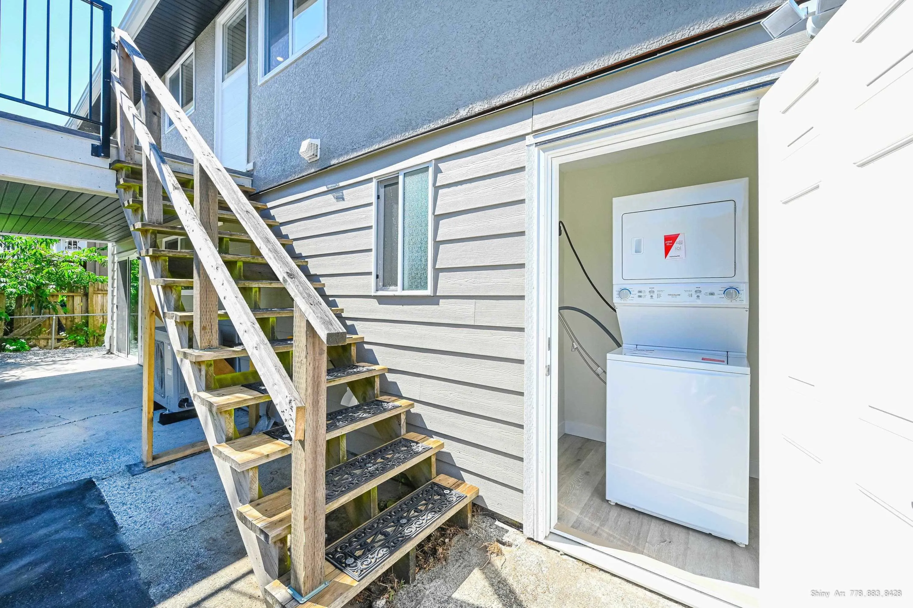 5546 Maple Crescent