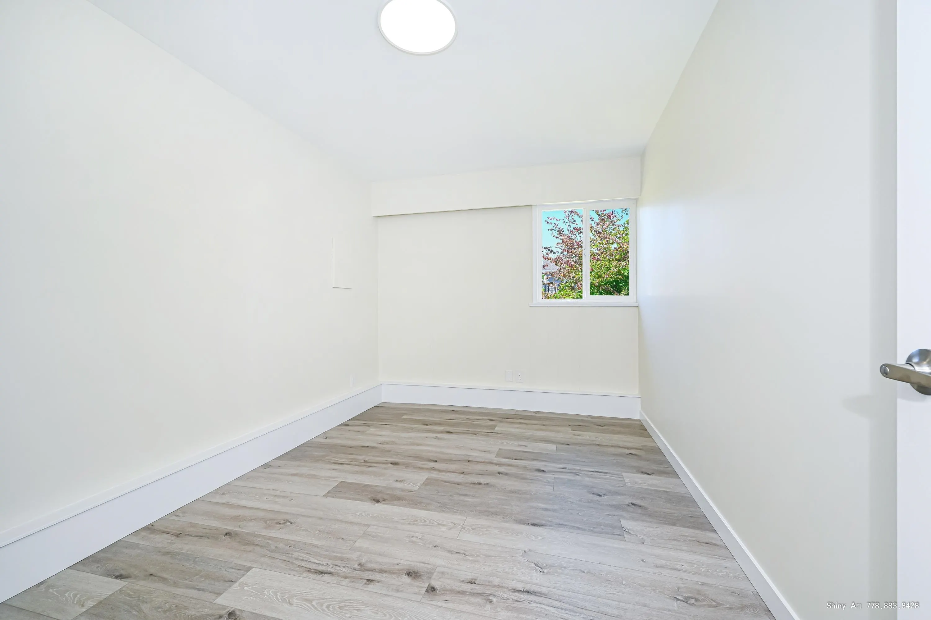 5546 Maple Crescent