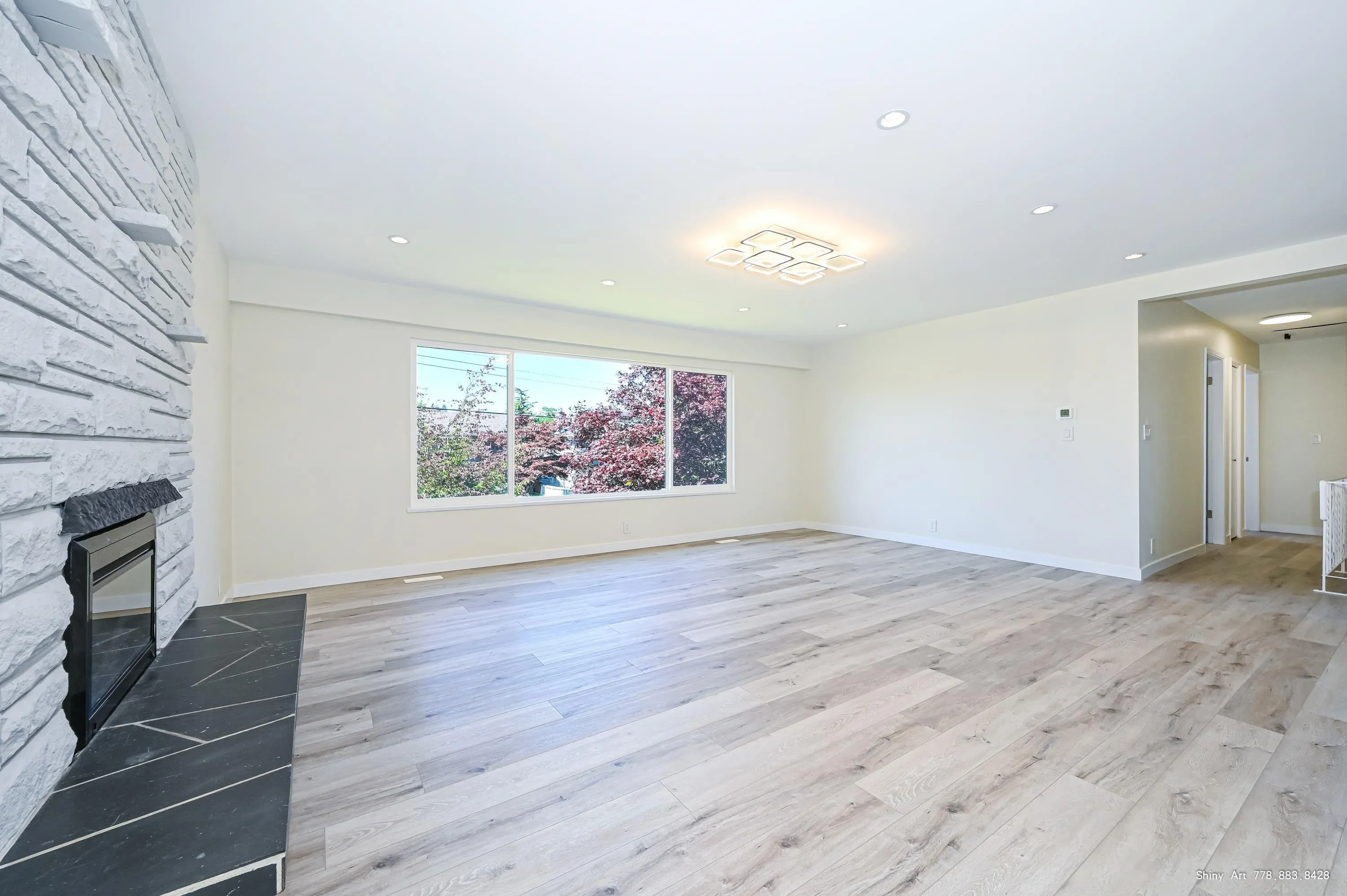 5546 Maple Crescent