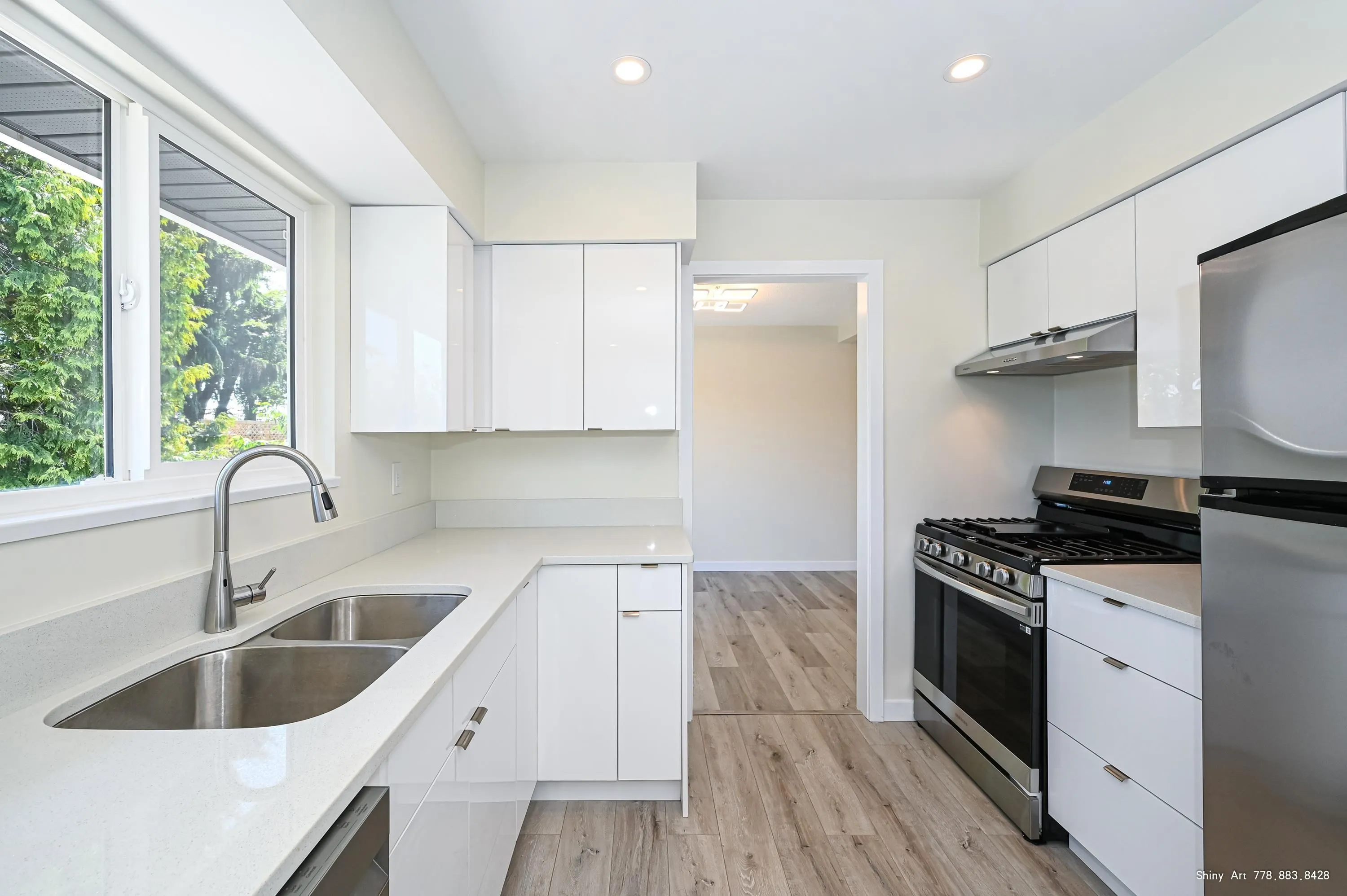 5546 Maple Crescent