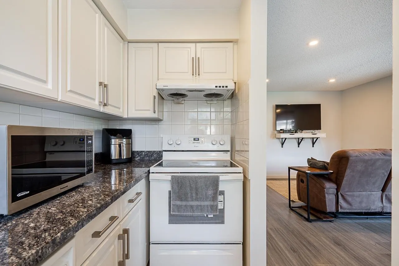 204 8451 Westminster Highway