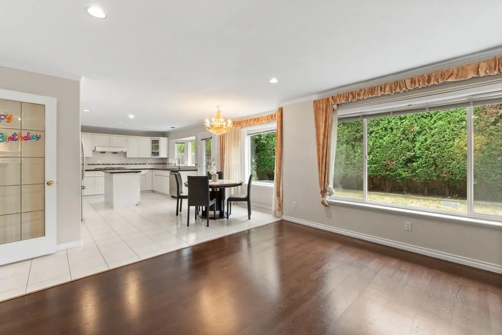 5475 Lackner Crescent