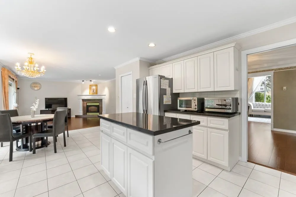 5475 Lackner Crescent