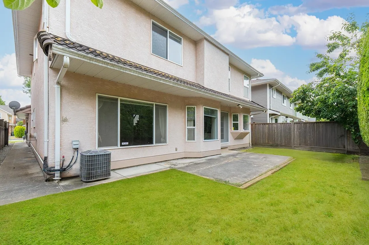 5475 Lackner Crescent