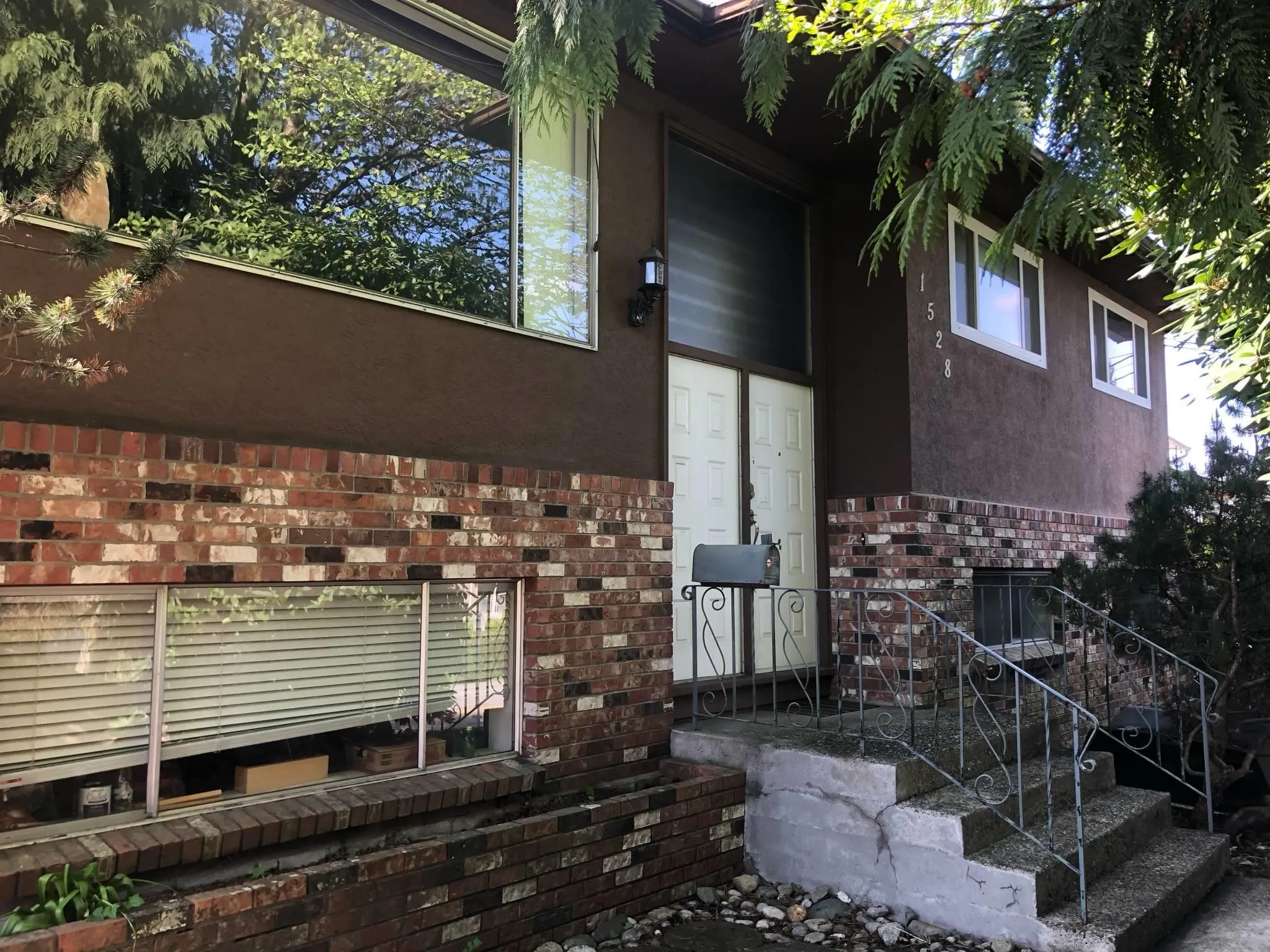 1528 Eastern Drive
