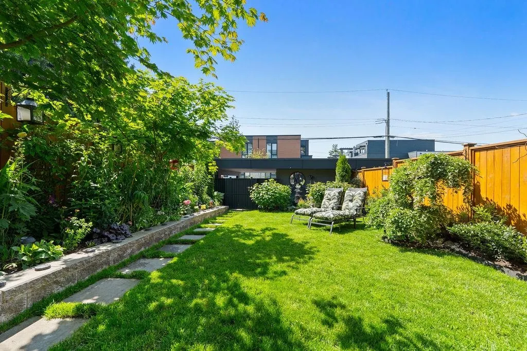 609 E 4th Street