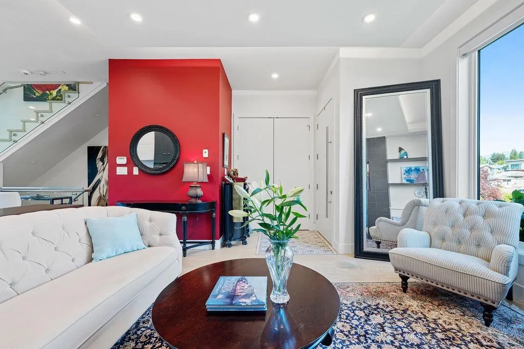 609 E 4th Street
