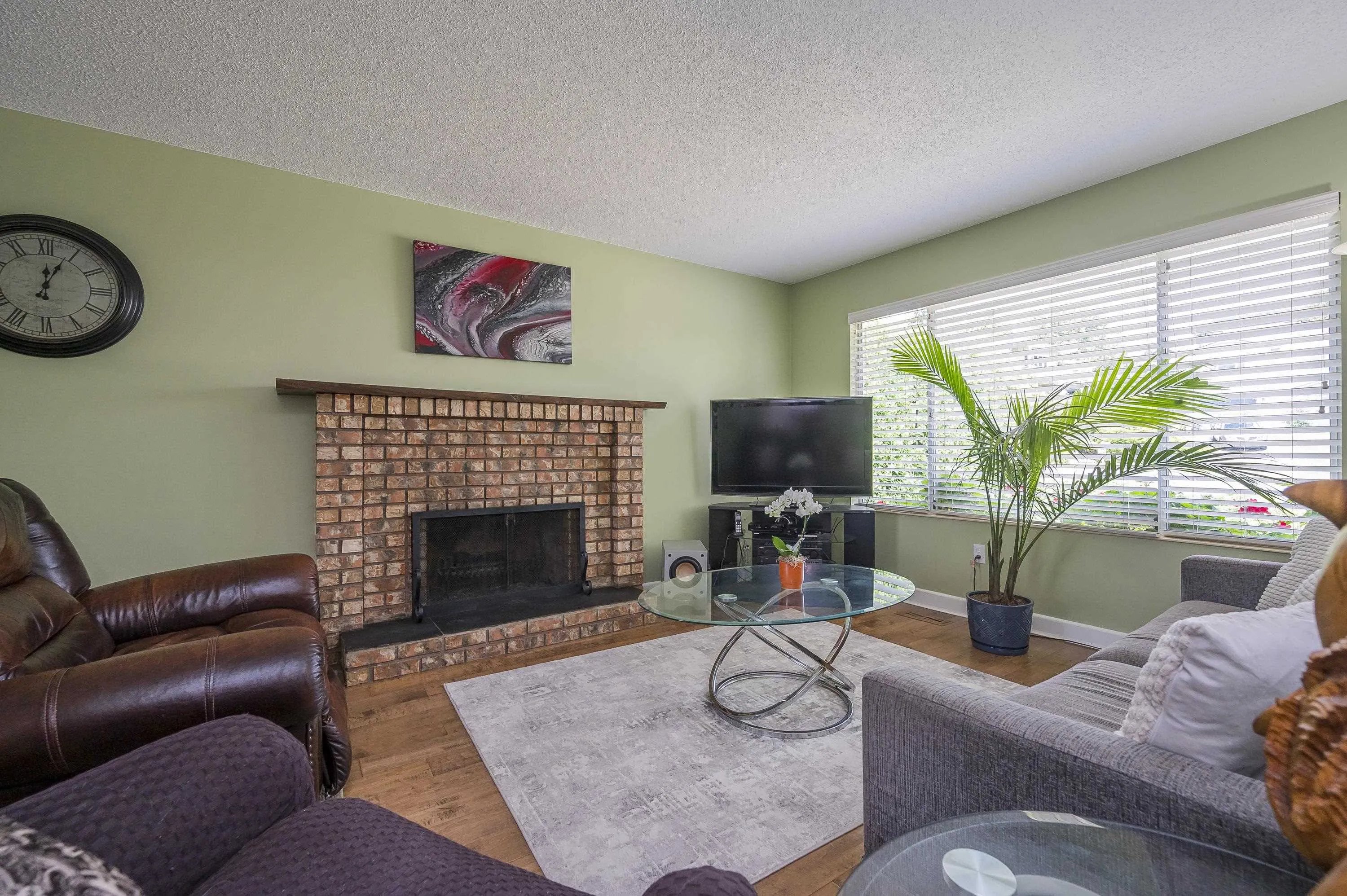 6743 196b Place