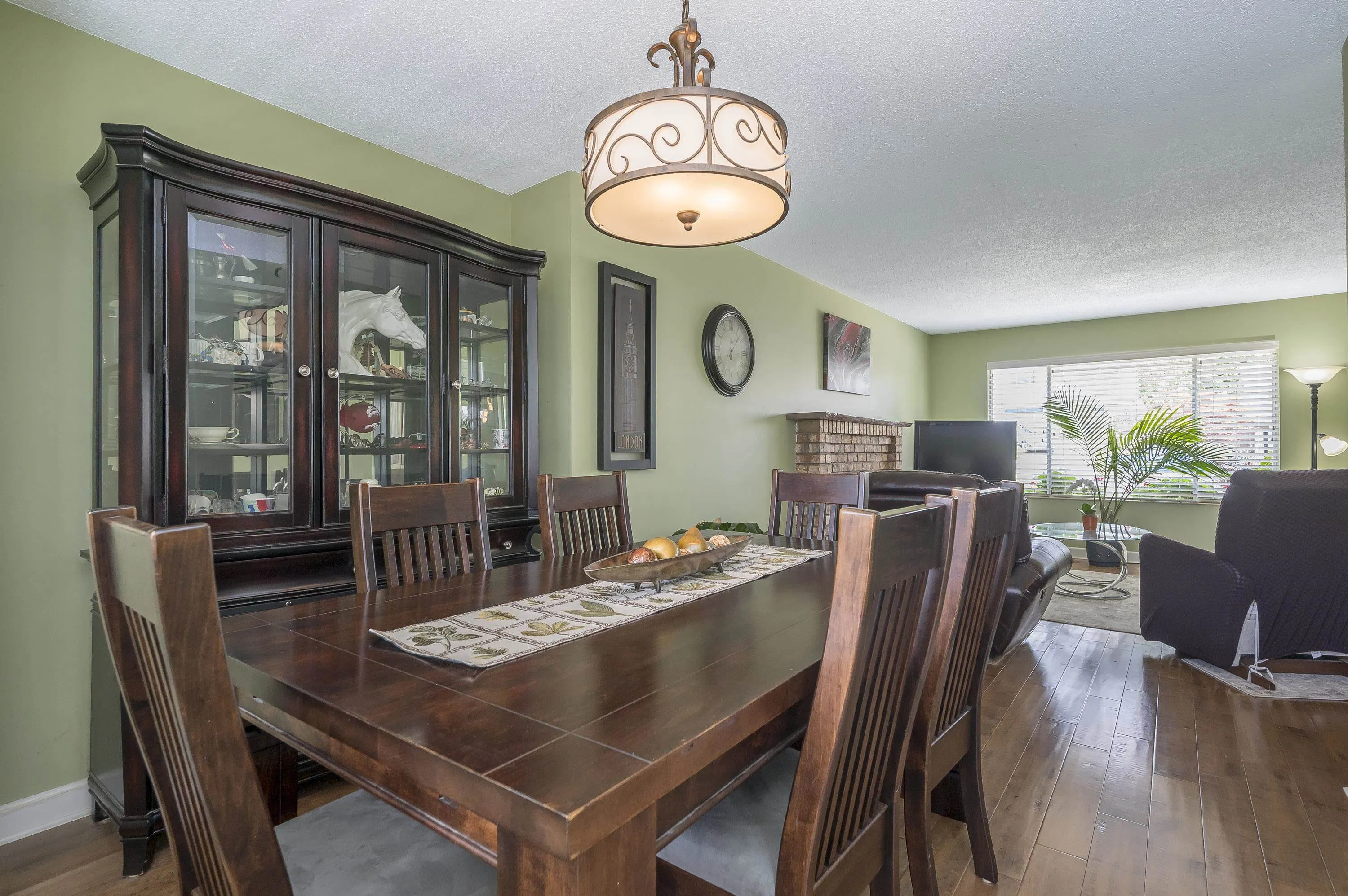 6743 196b Place
