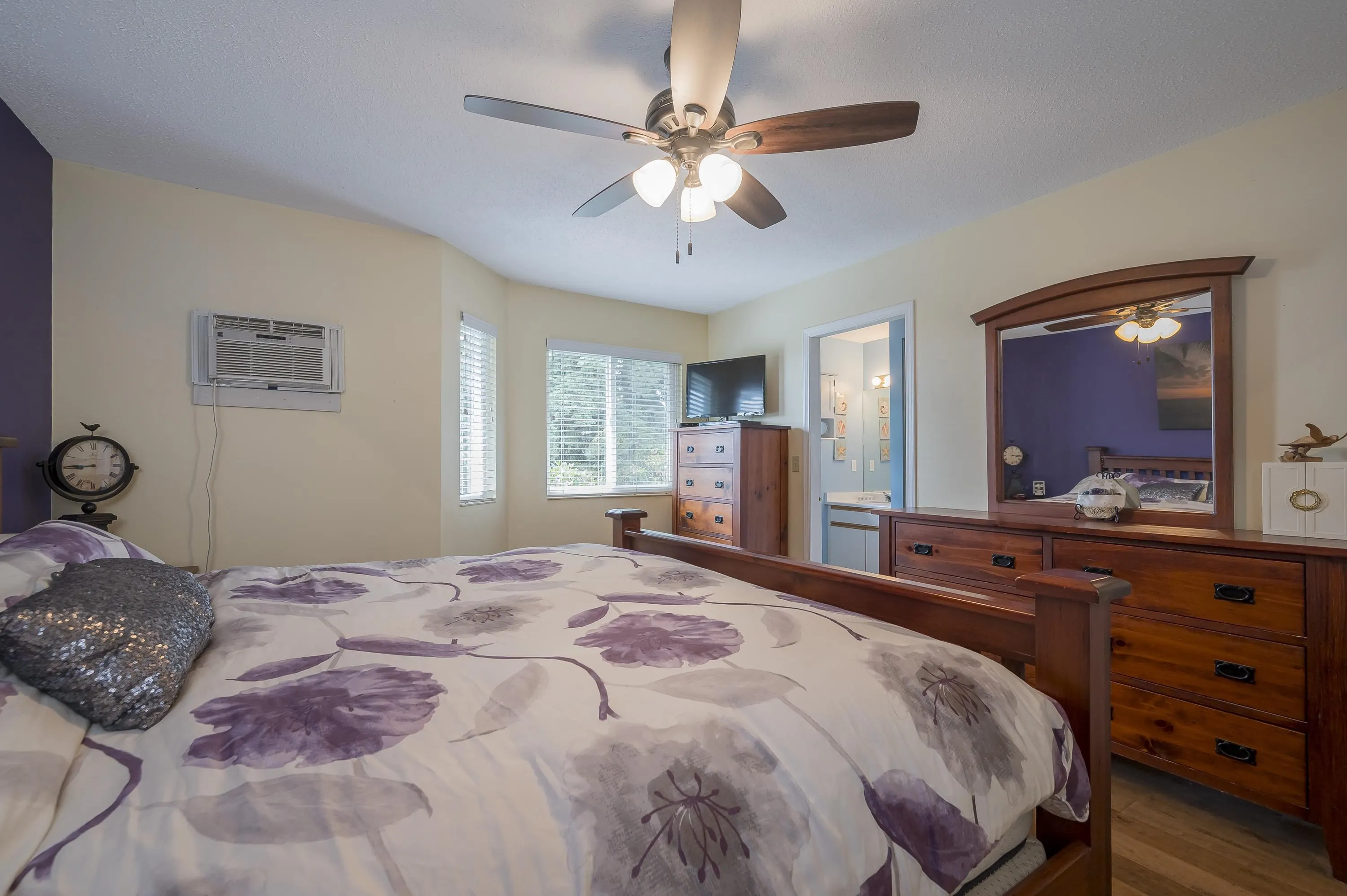 6743 196b Place