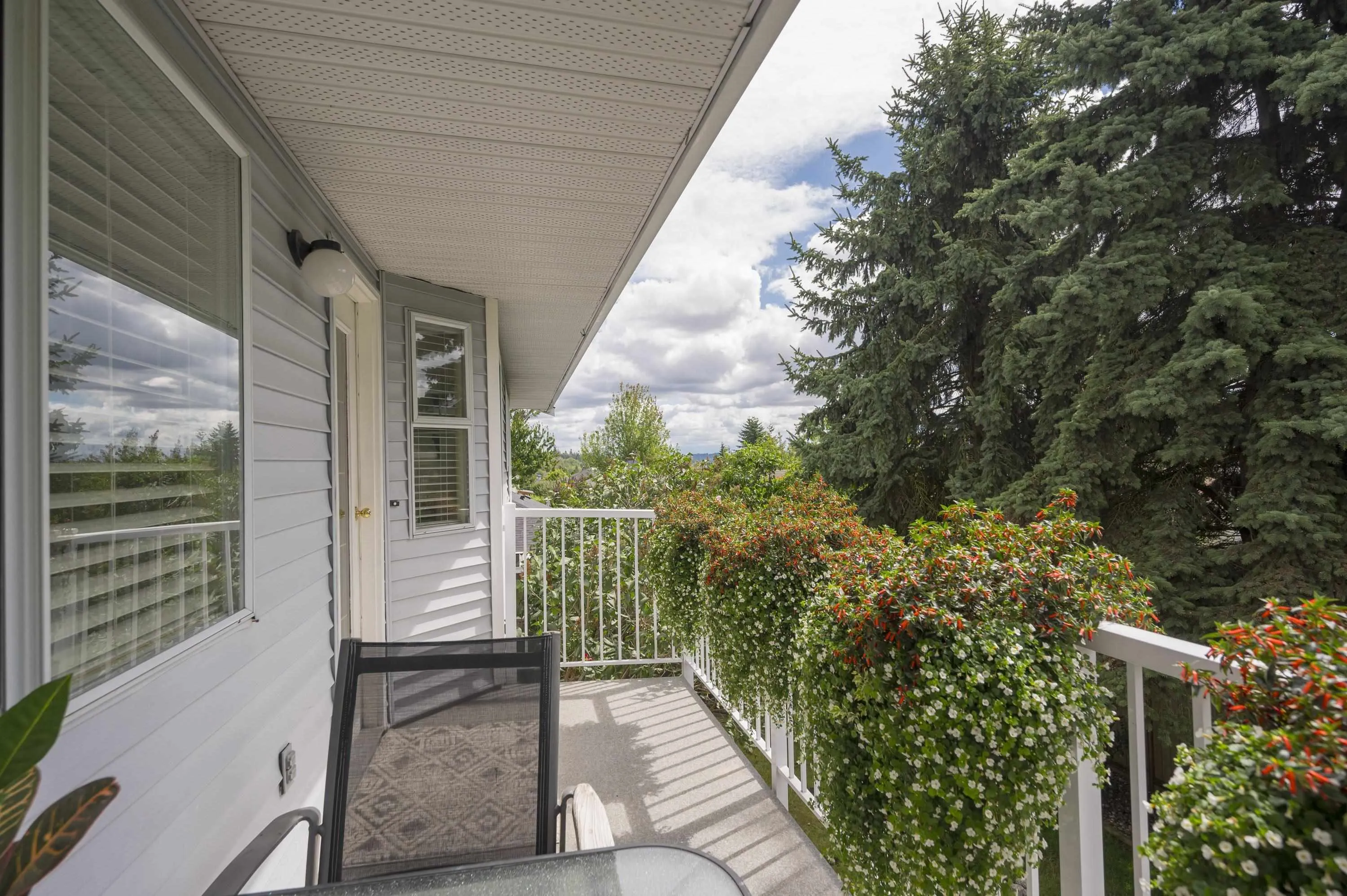 6743 196b Place