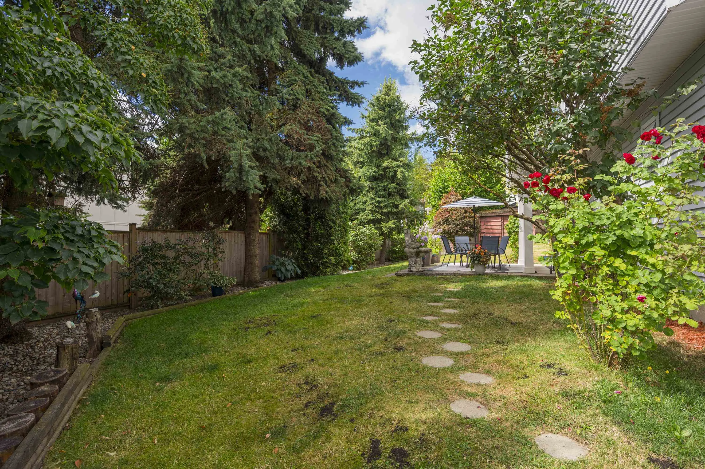 6743 196b Place