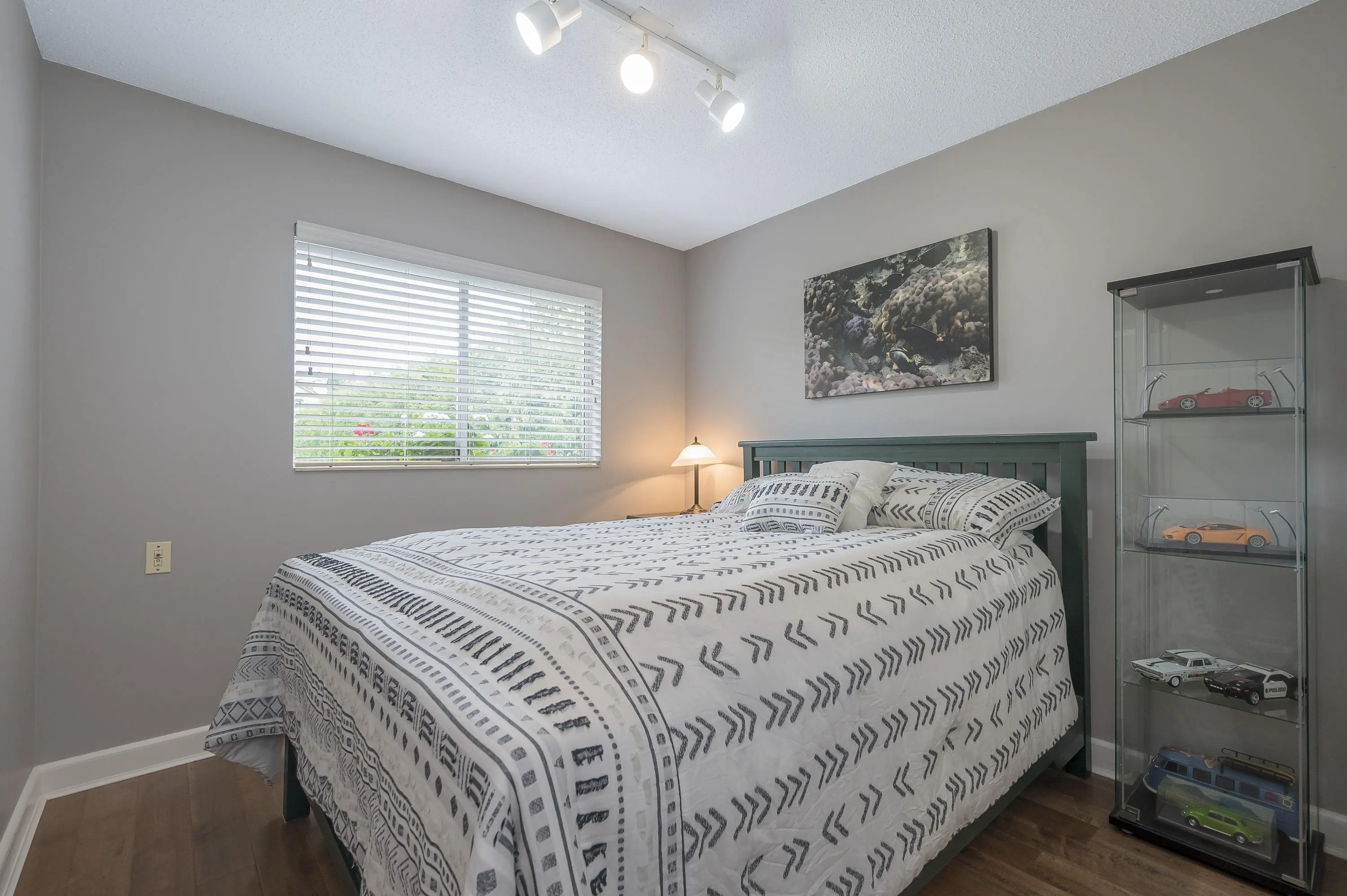6743 196b Place