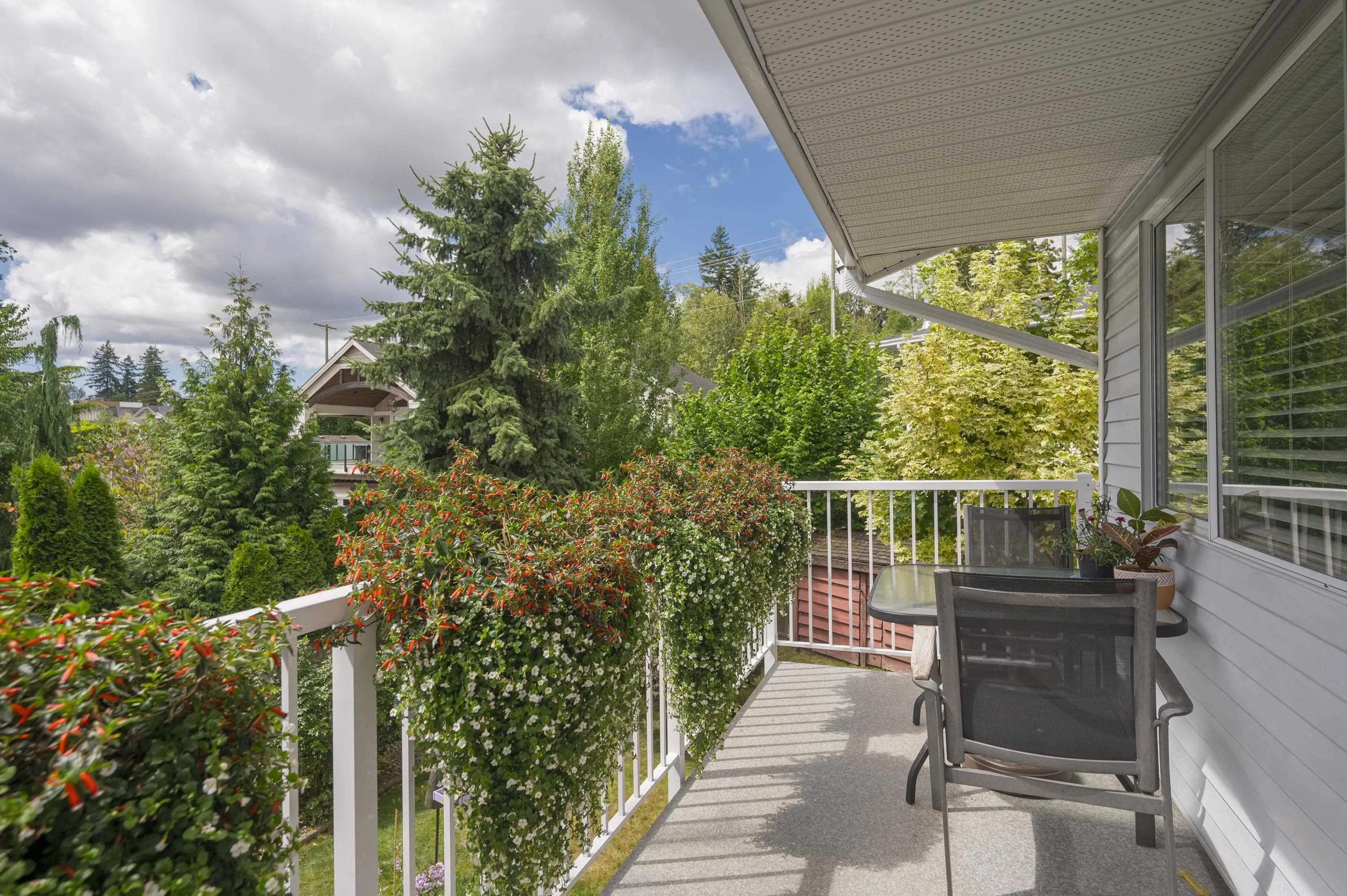 6743 196b Place