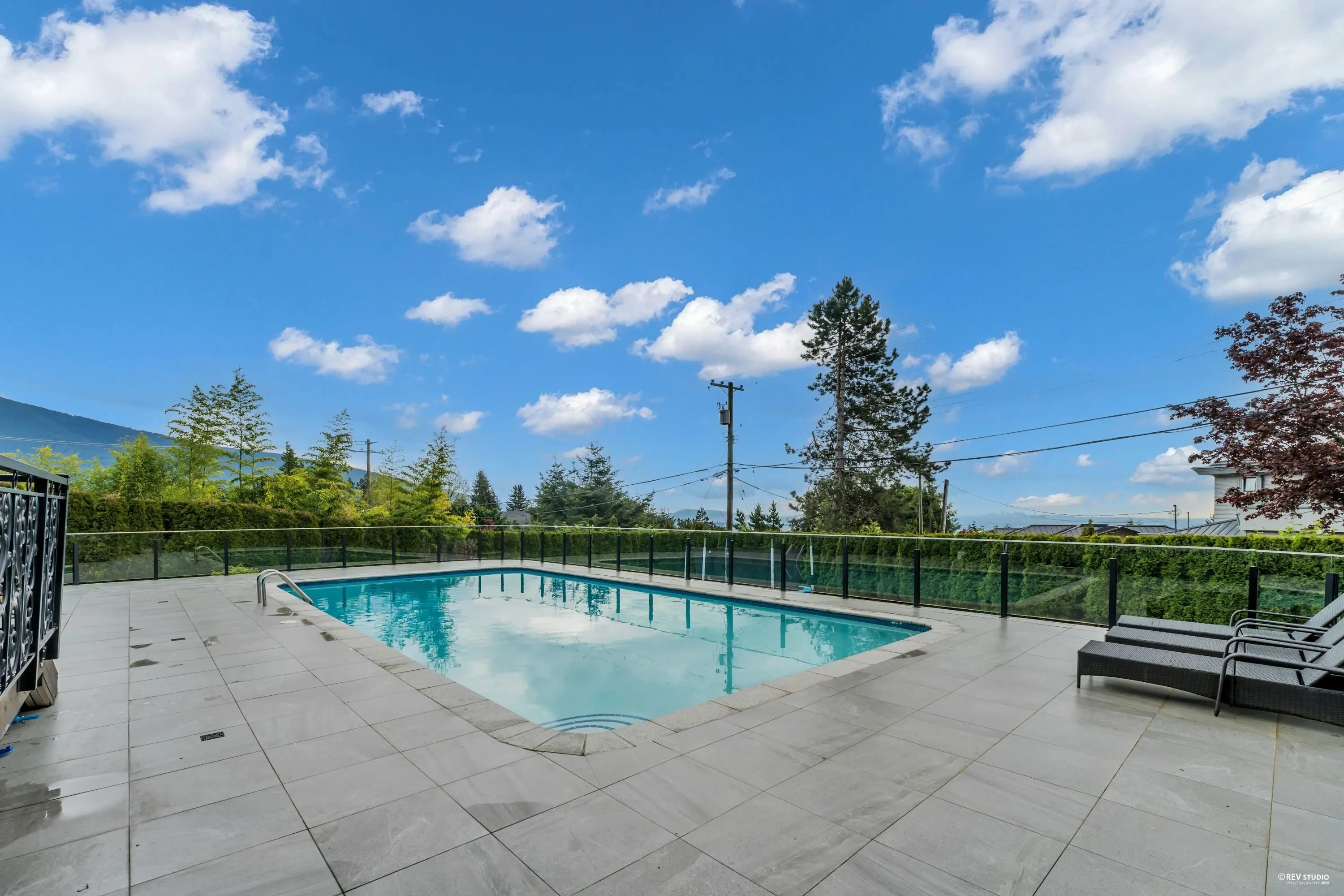 1118 Crestline Road