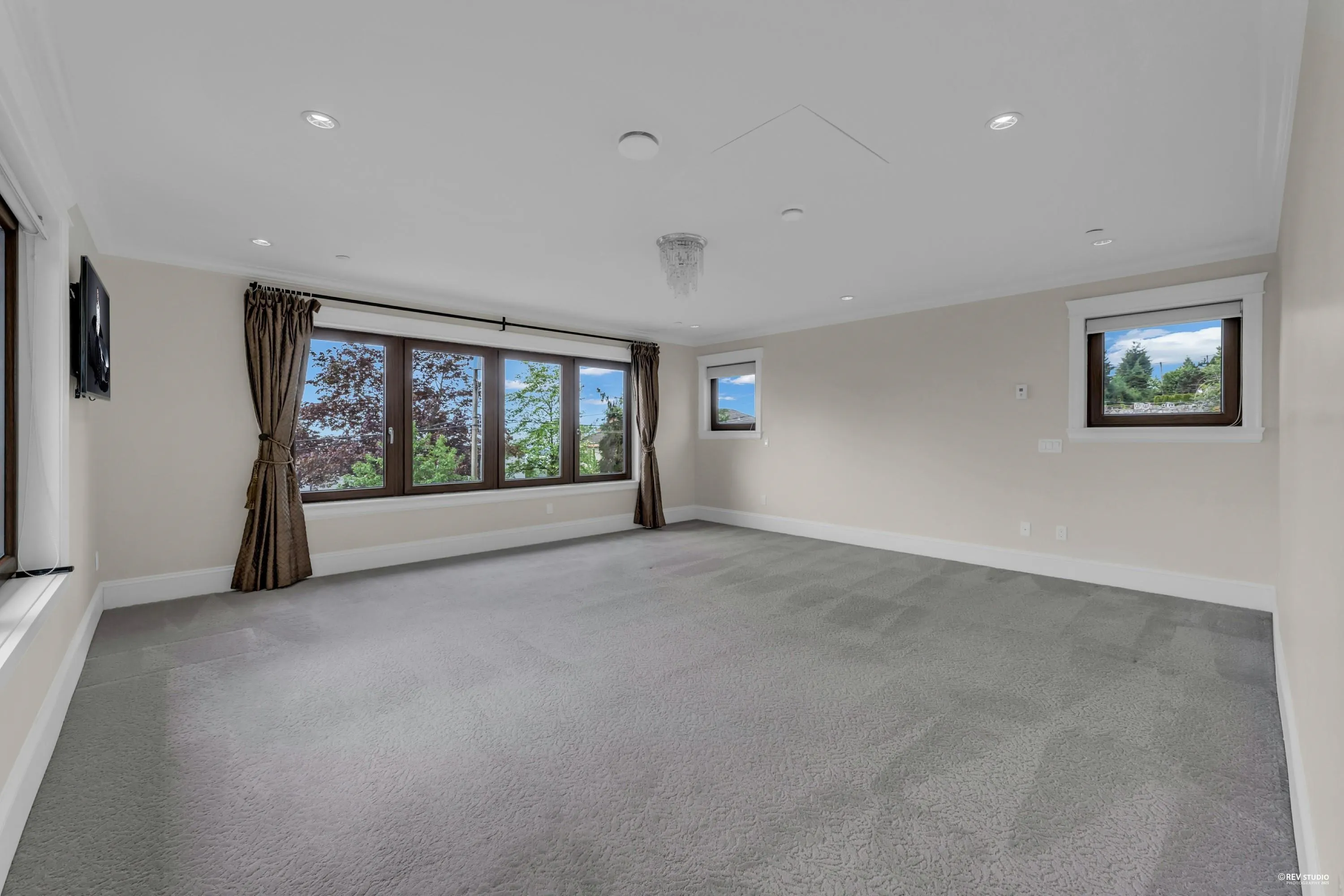 1118 Crestline Road