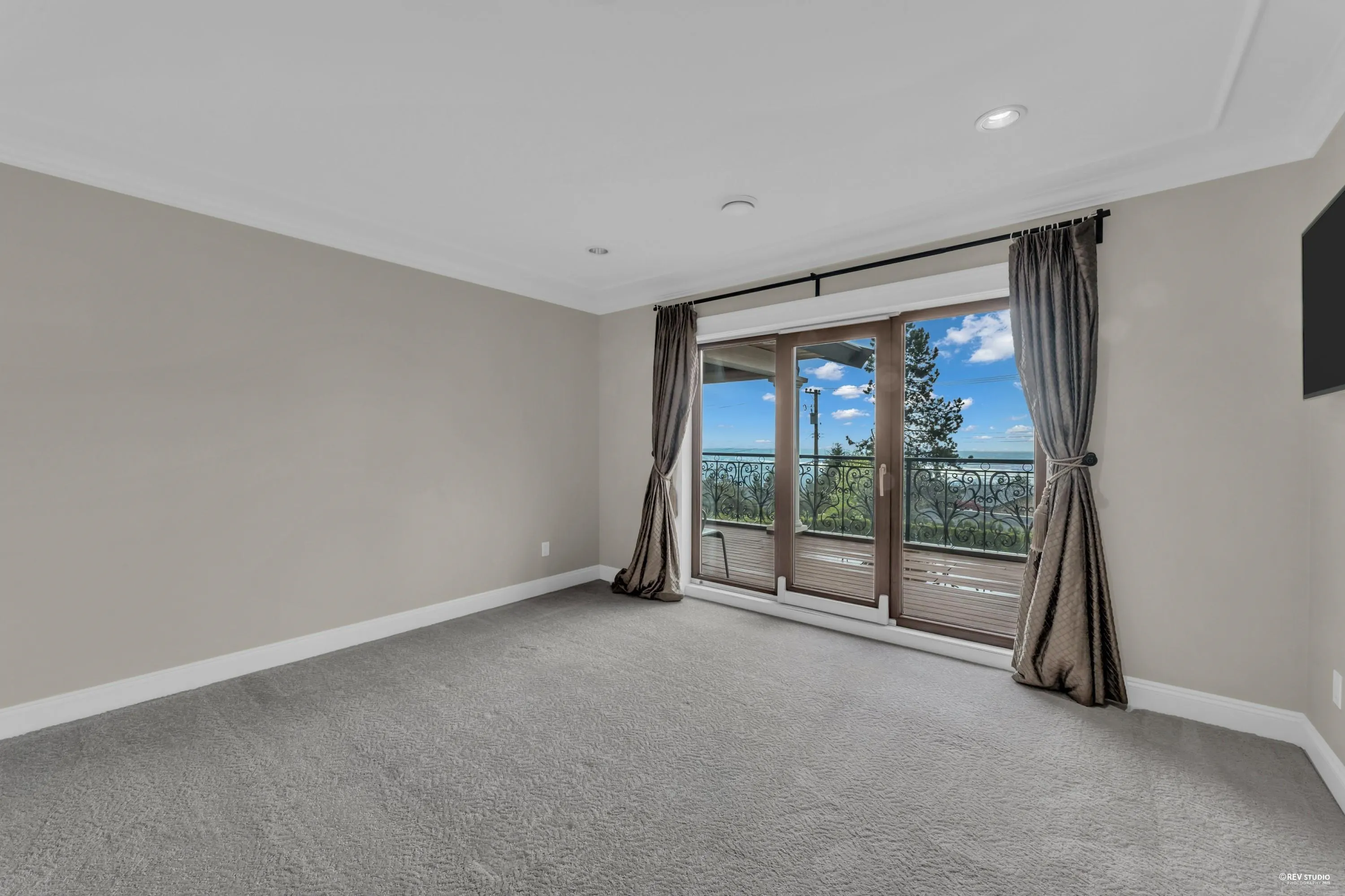 1118 Crestline Road