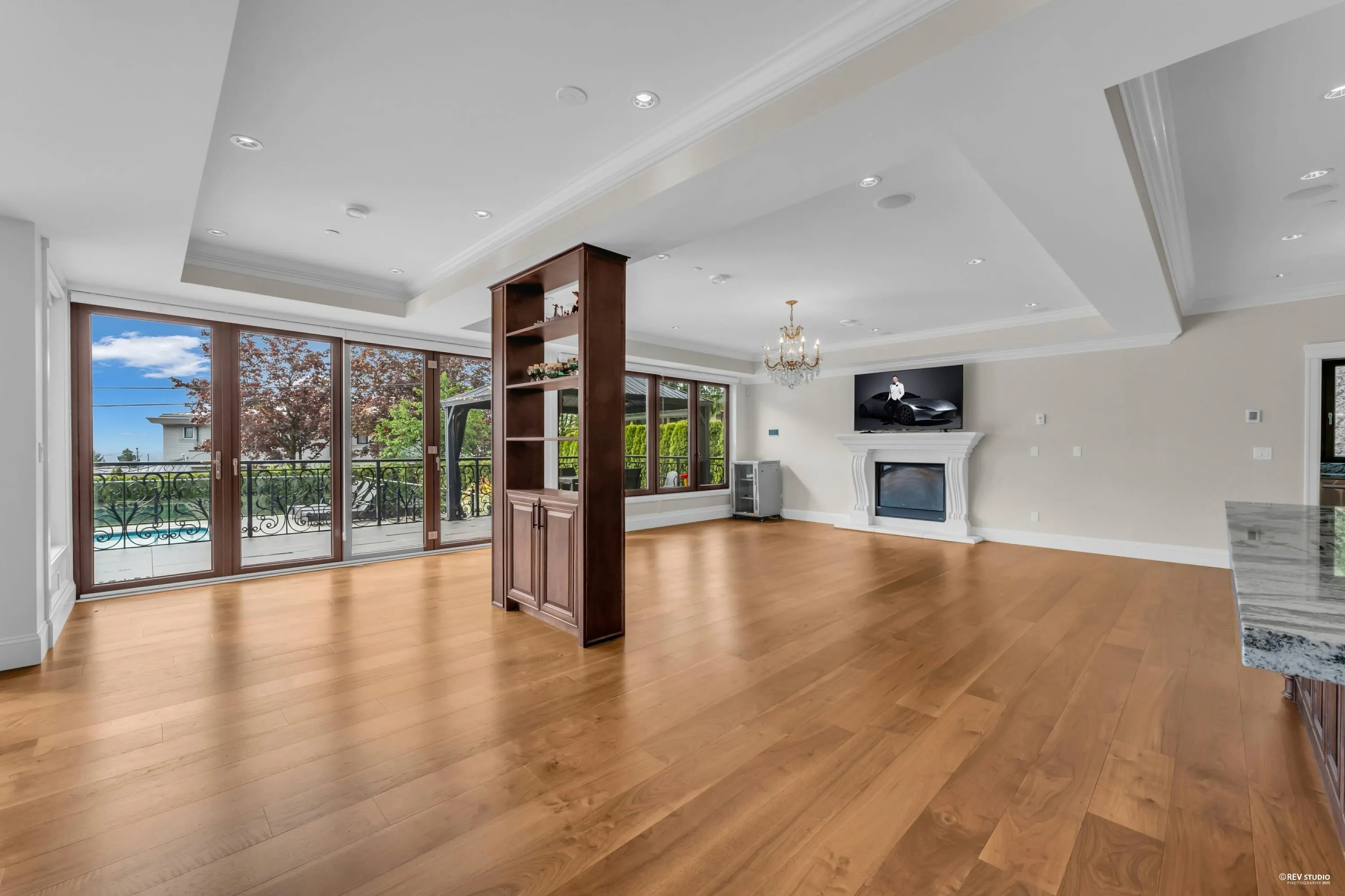 1118 Crestline Road