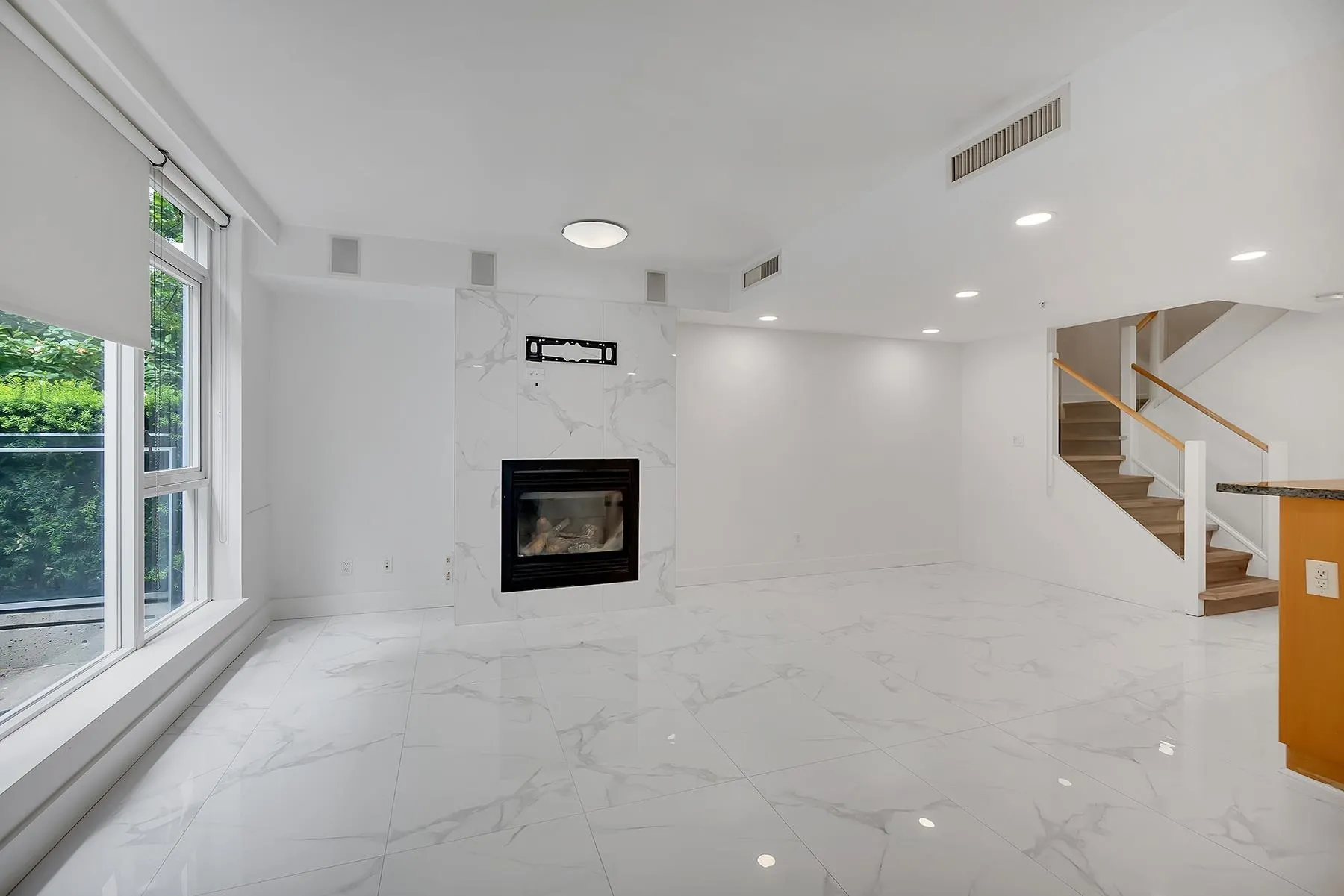 1277 W Cordova Street