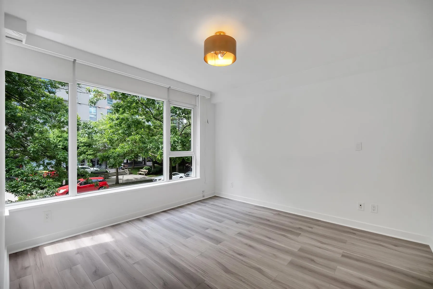 1277 W Cordova Street