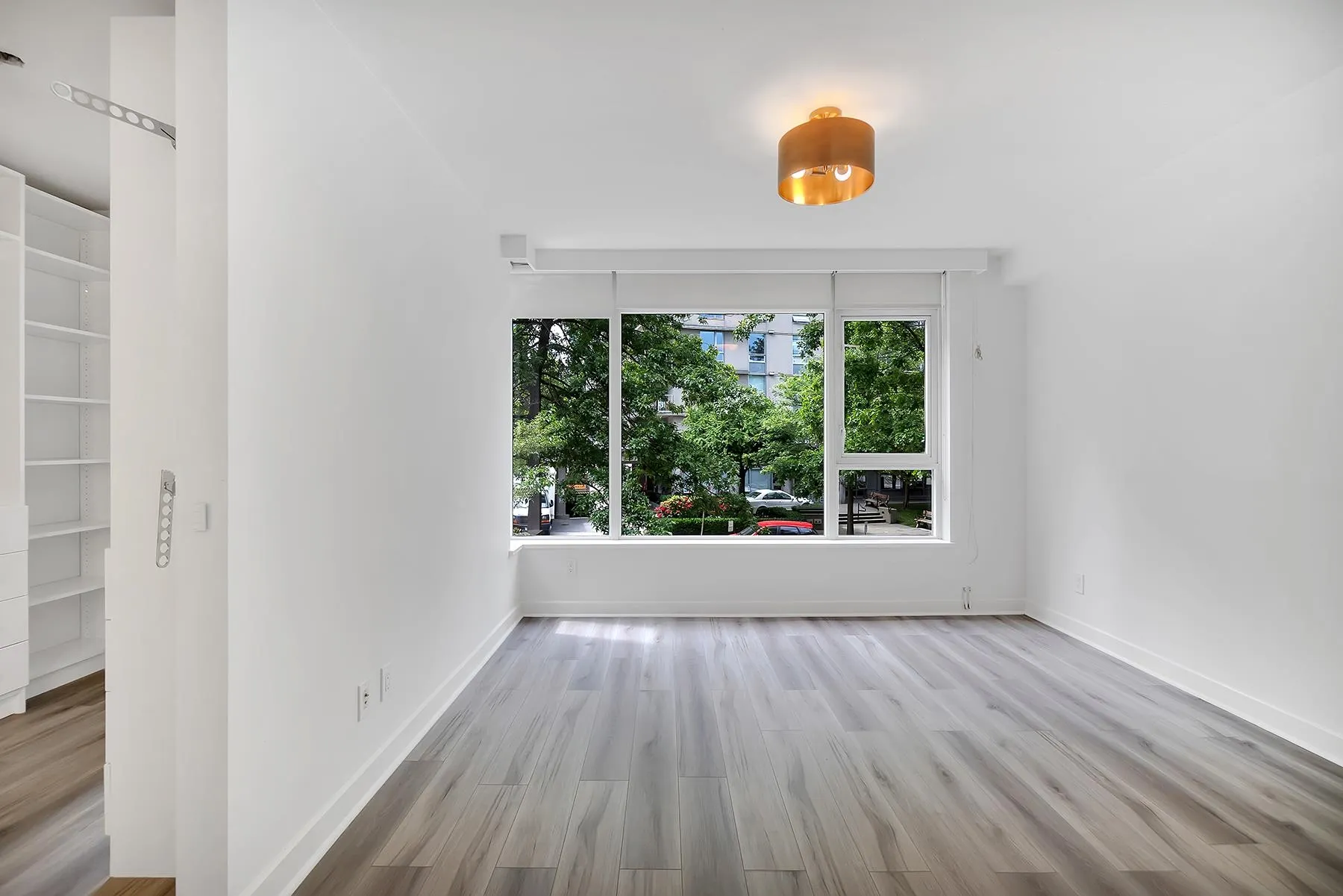1277 W Cordova Street