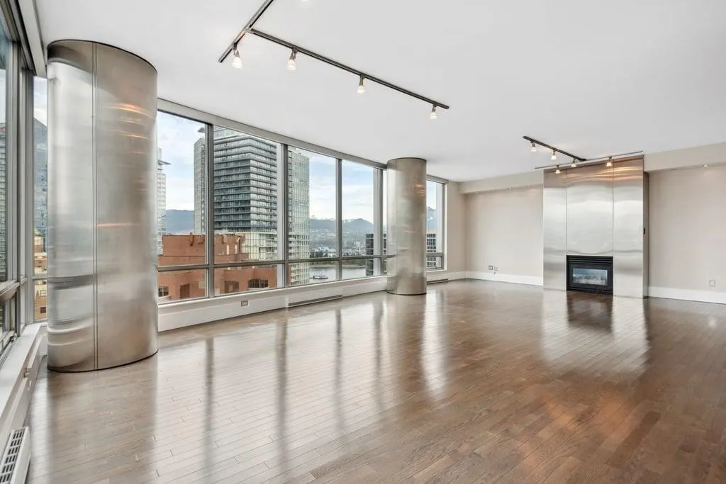 2703 837 W Hastings Street