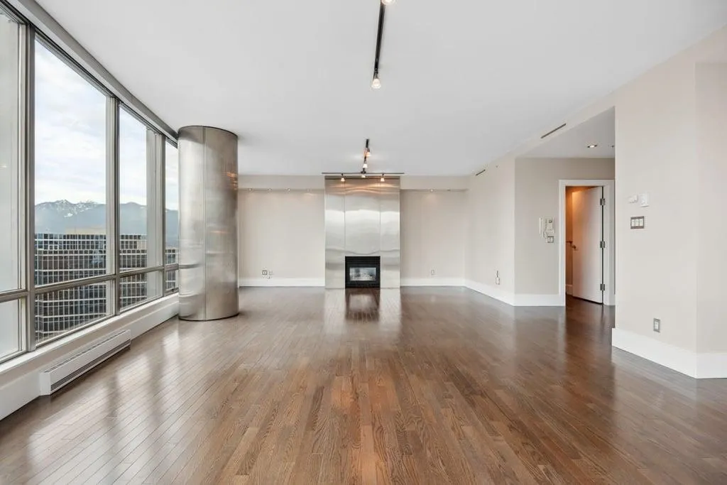 2703 837 W Hastings Street