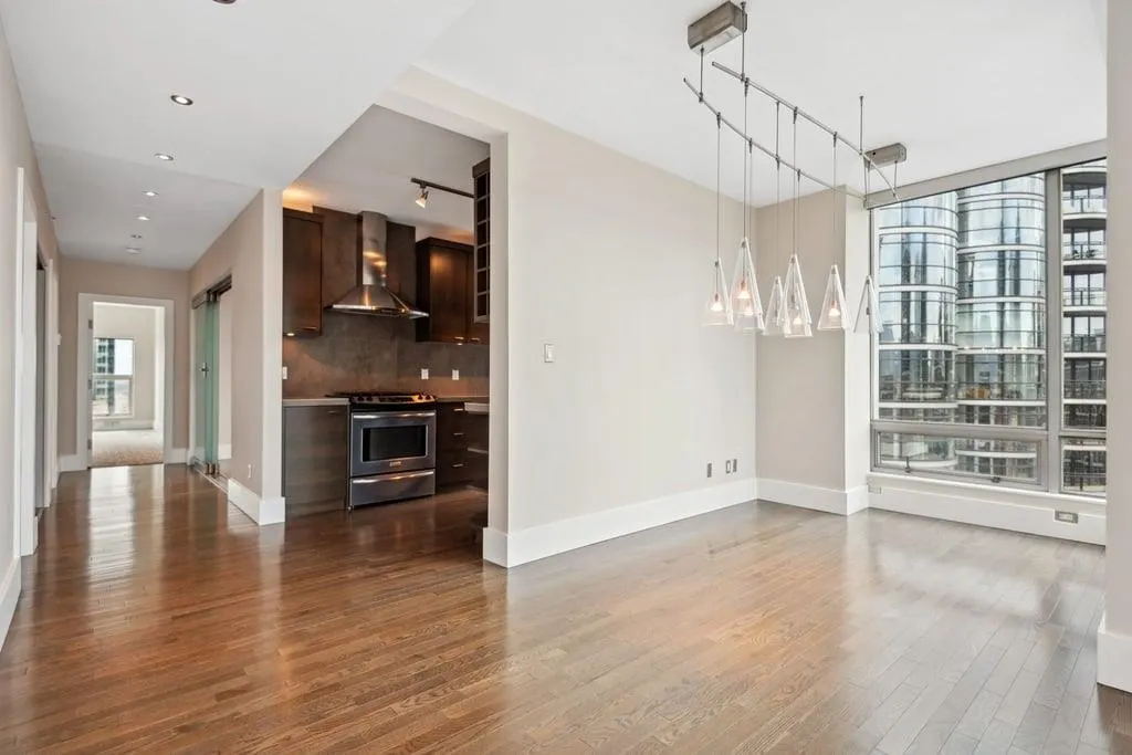 2703 837 W Hastings Street