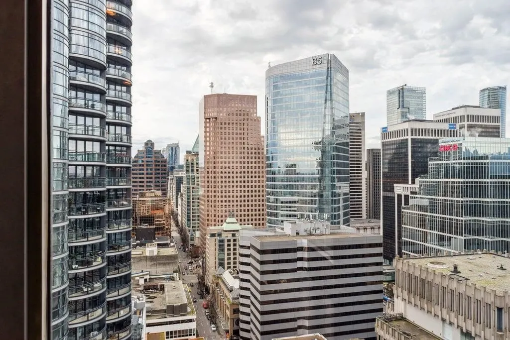 2703 837 W Hastings Street