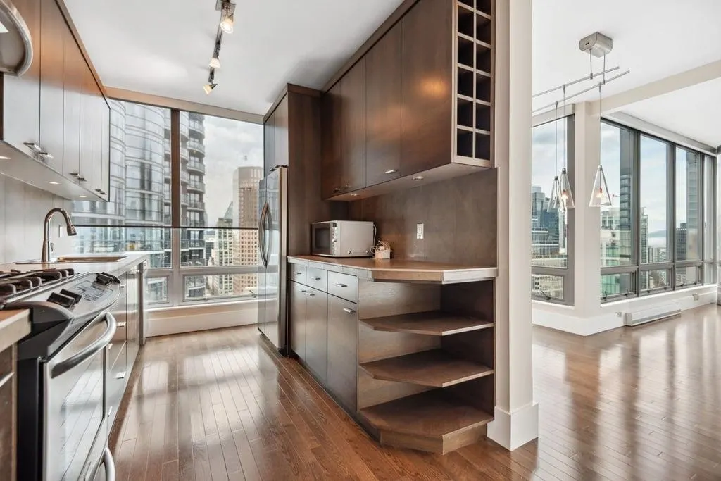 2703 837 W Hastings Street