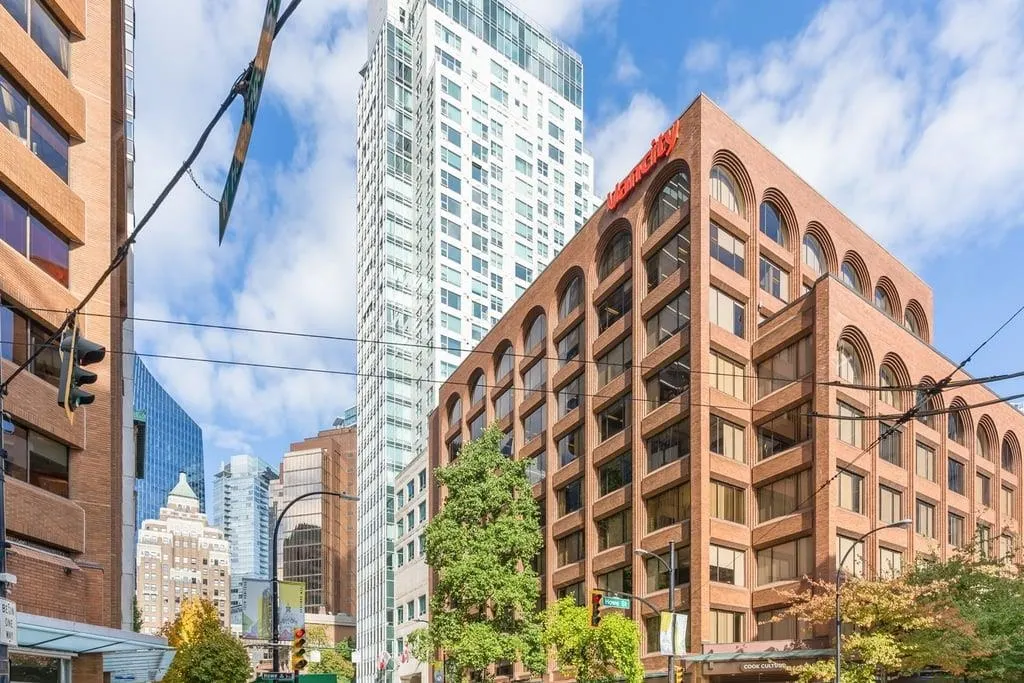 2703 837 W Hastings Street
