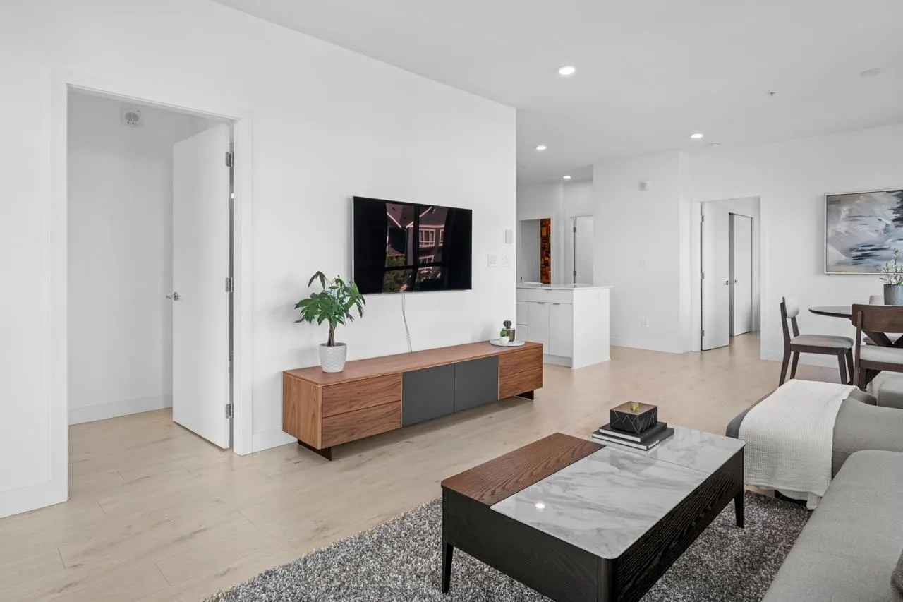 1792 Starling Drive