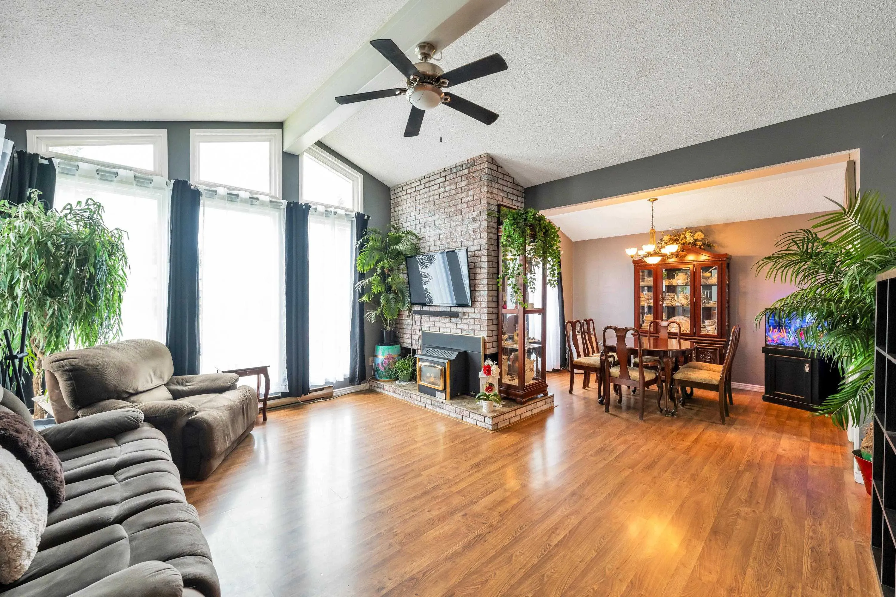31544 Sunnyside Crescent