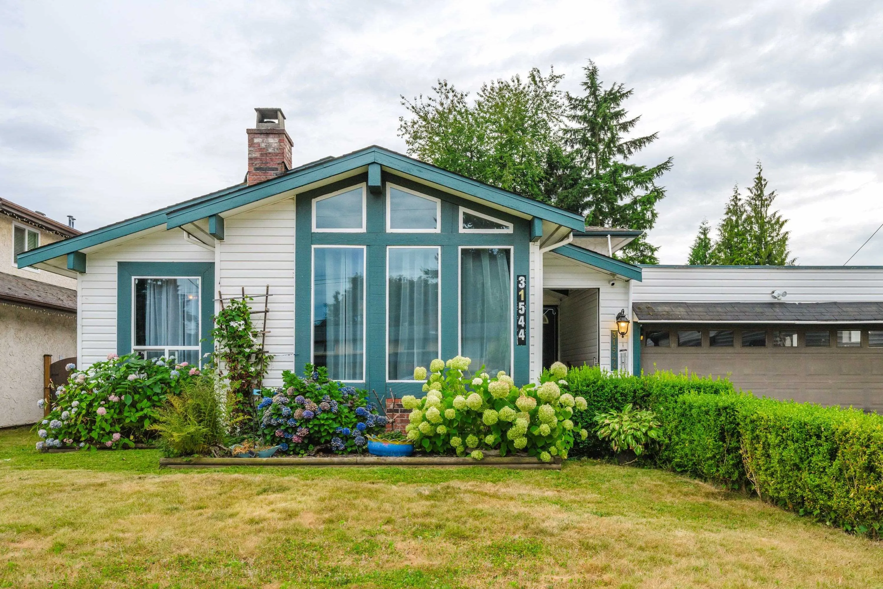 31544 Sunnyside Crescent