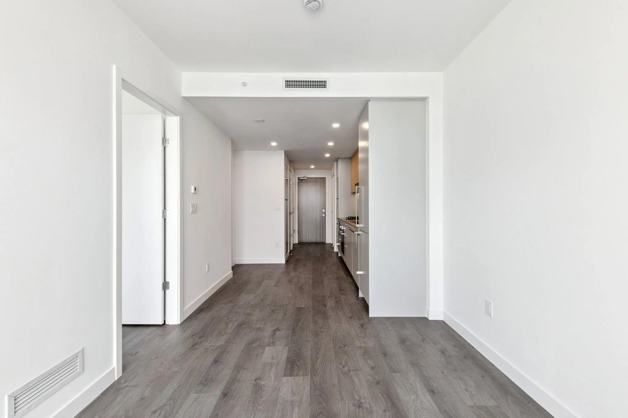 32XX 6468 Willingdon Avenue