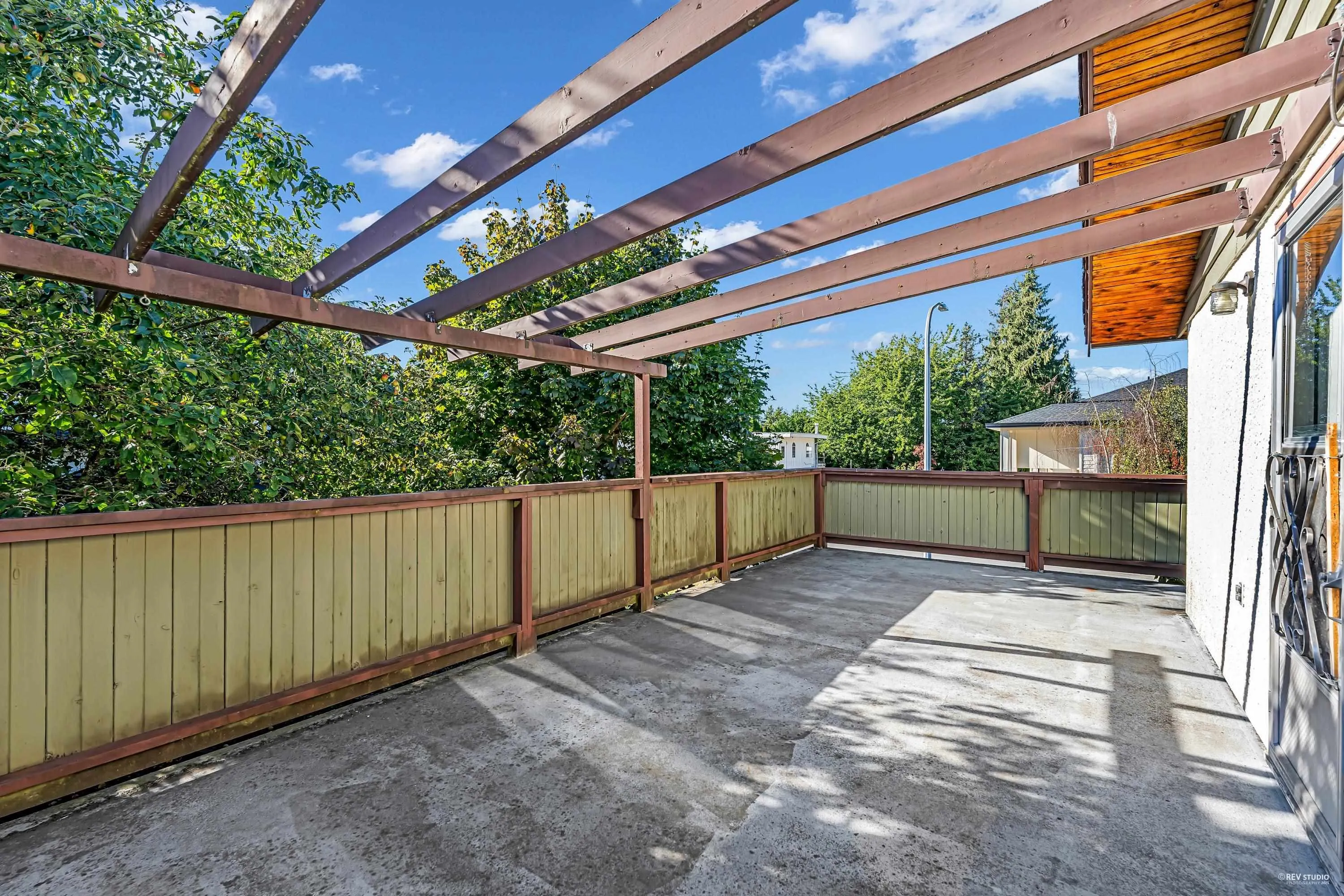 9040 Glenallan Gate
