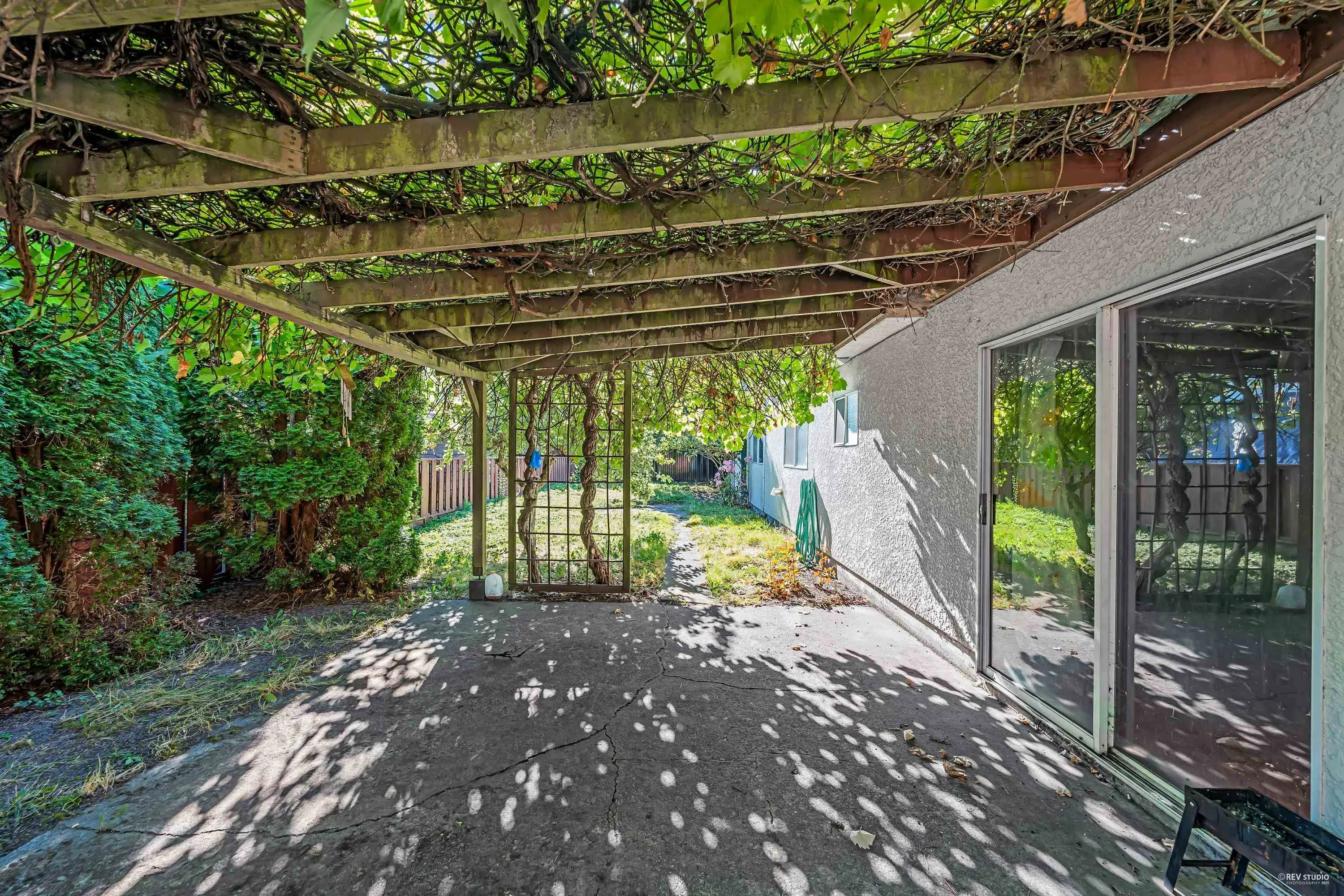 9040 Glenallan Gate