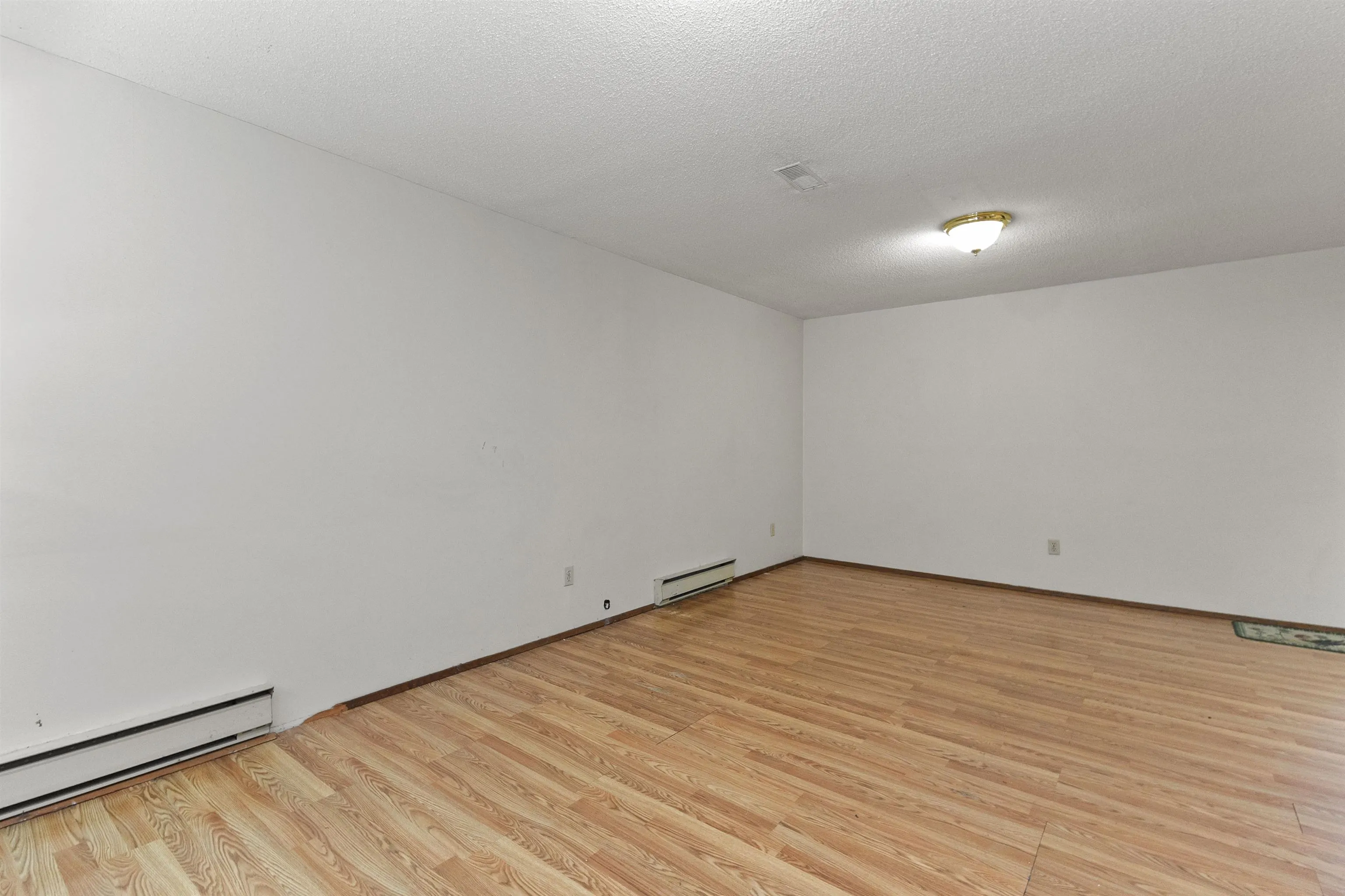 2643 Sunnyside Crescent