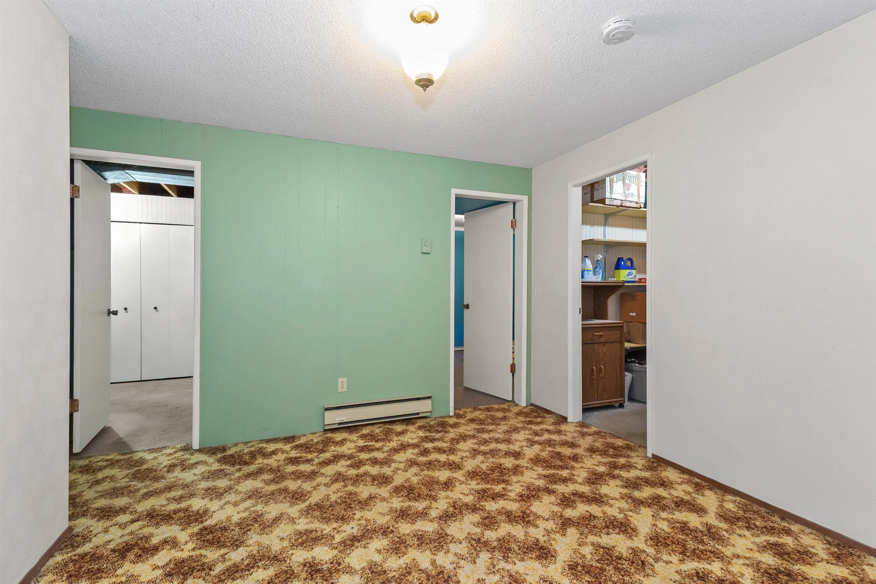 2643 Sunnyside Crescent