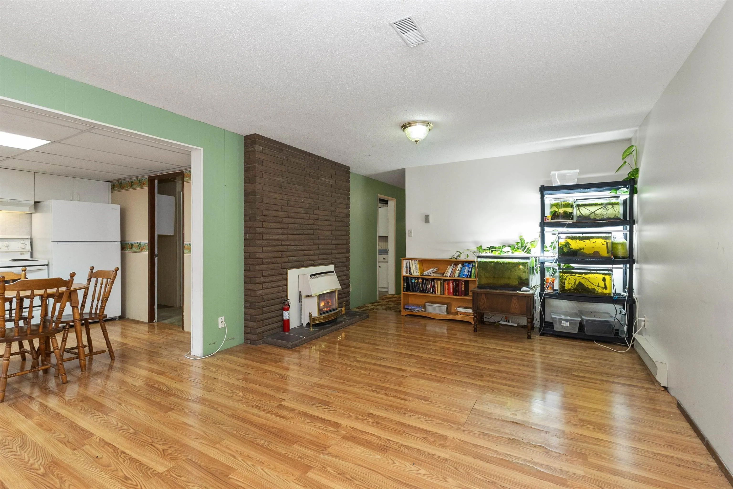2643 Sunnyside Crescent