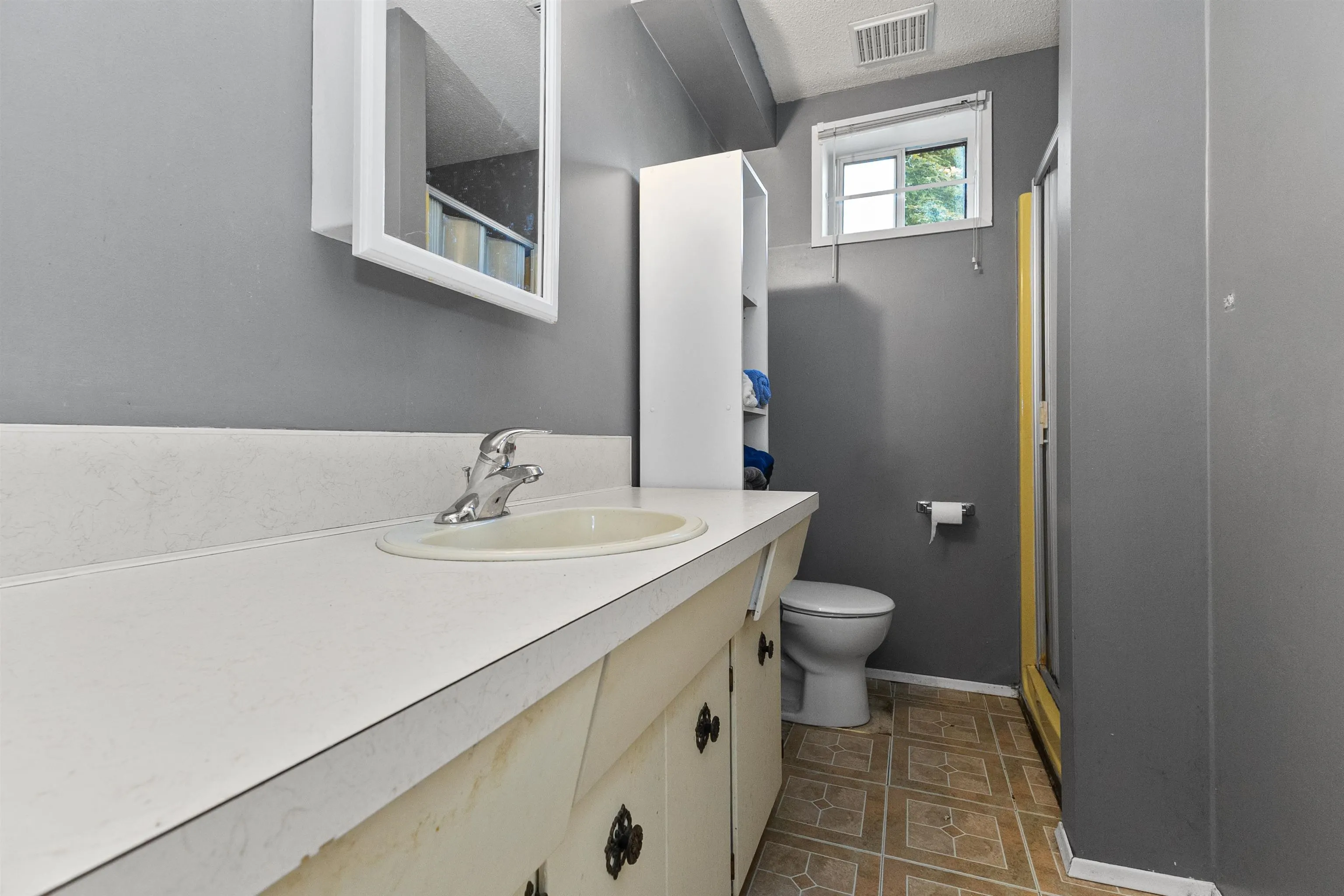 2643 Sunnyside Crescent