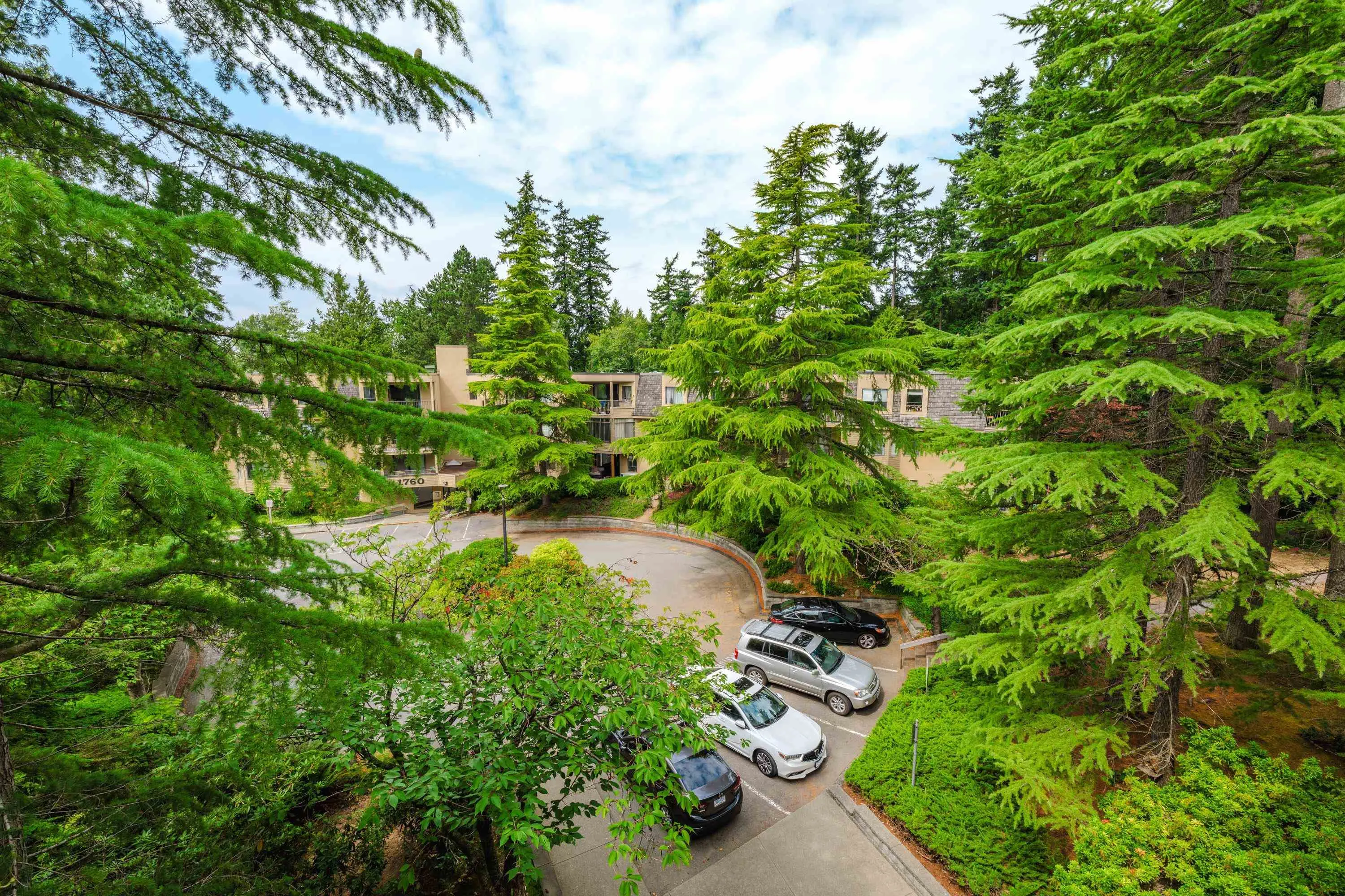 307 1740 Southmere Crescent