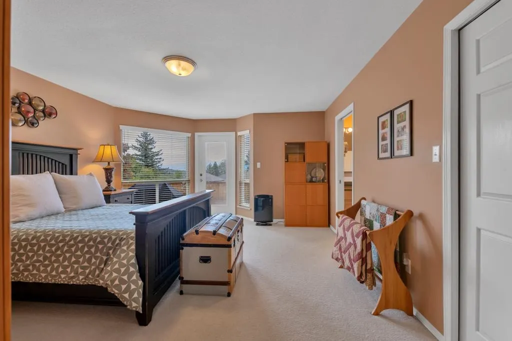 2462 Mountain Drive