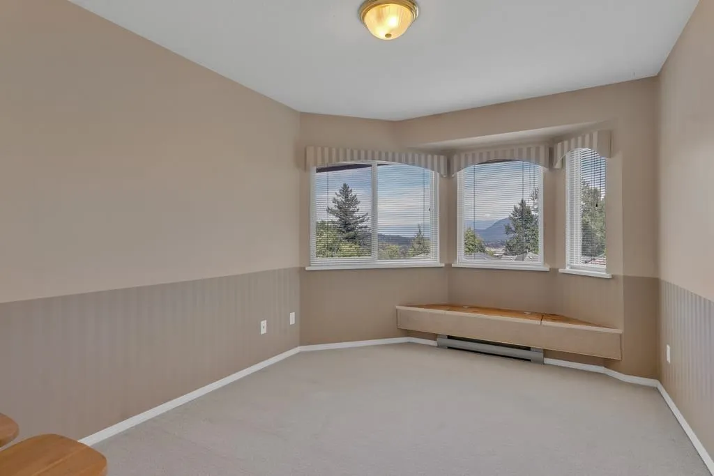 2462 Mountain Drive