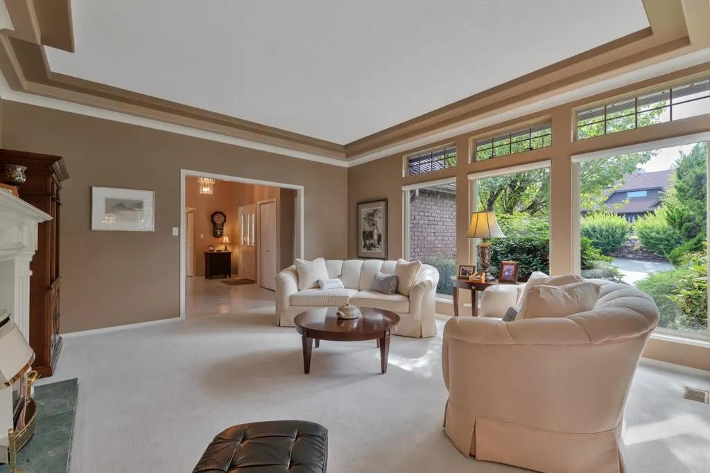 2462 Mountain Drive
