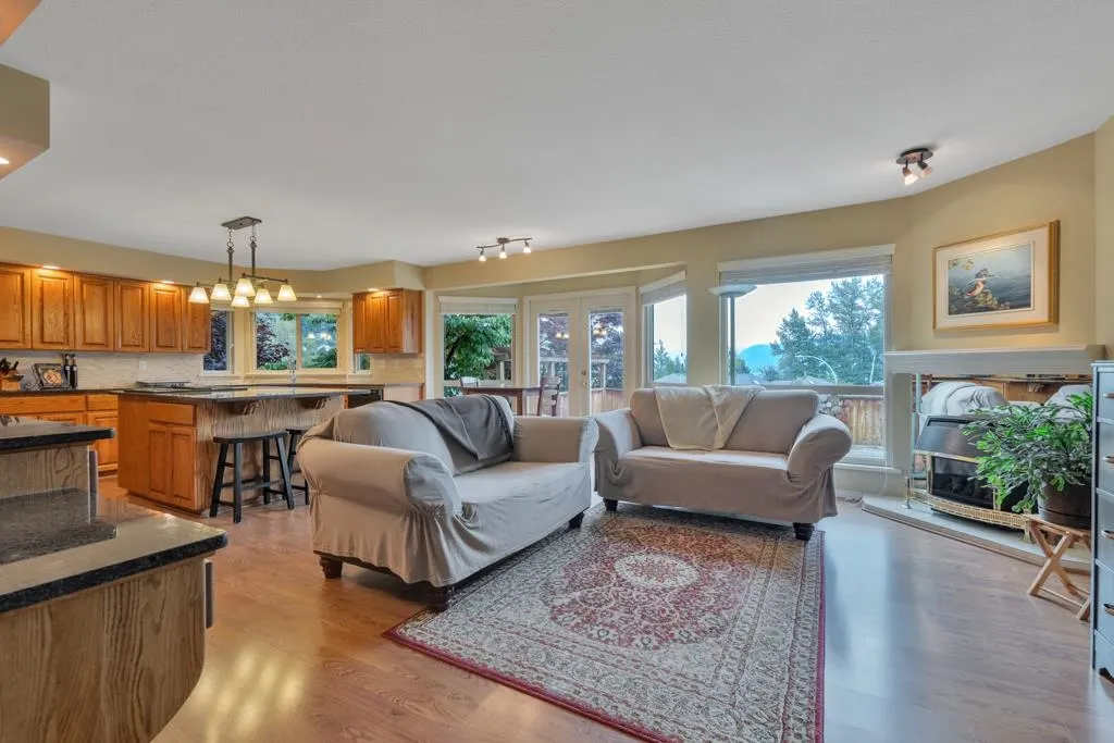 2462 Mountain Drive