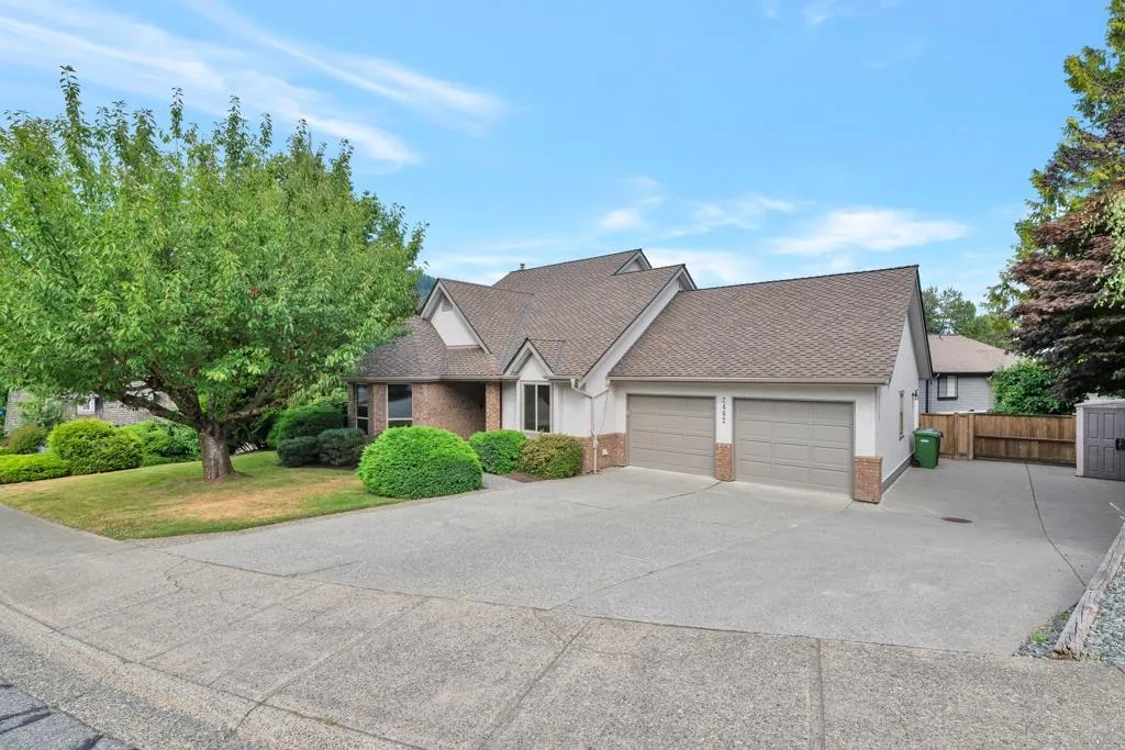 2462 Mountain Drive
